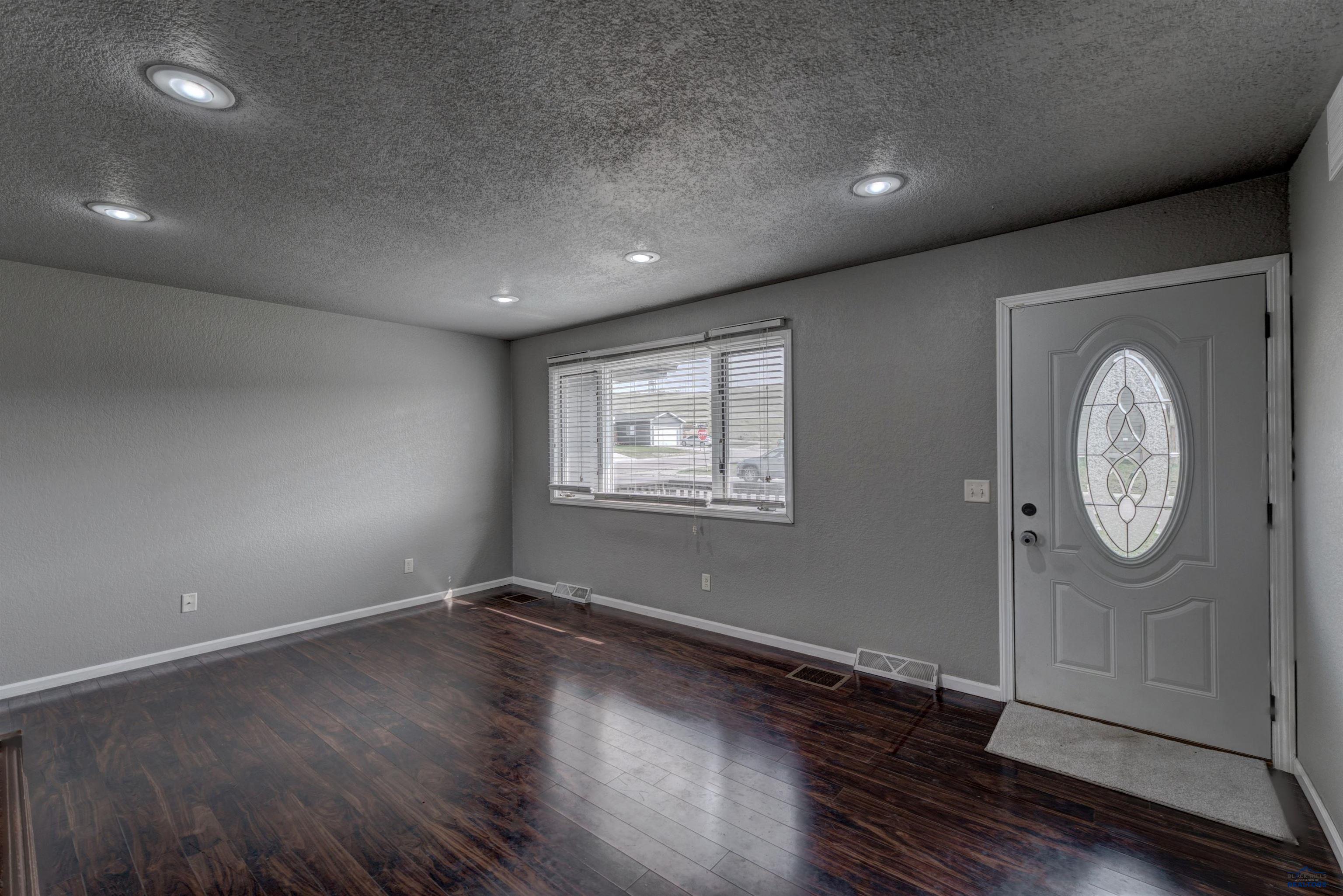 304 LONE SOLDIER CT