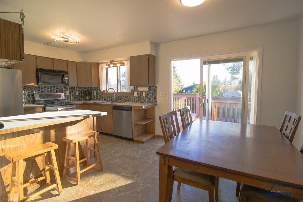 1506 PLATEAU LN