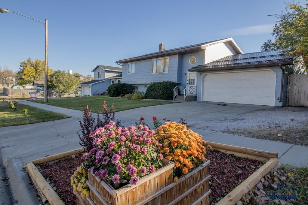 1506 PLATEAU LN
