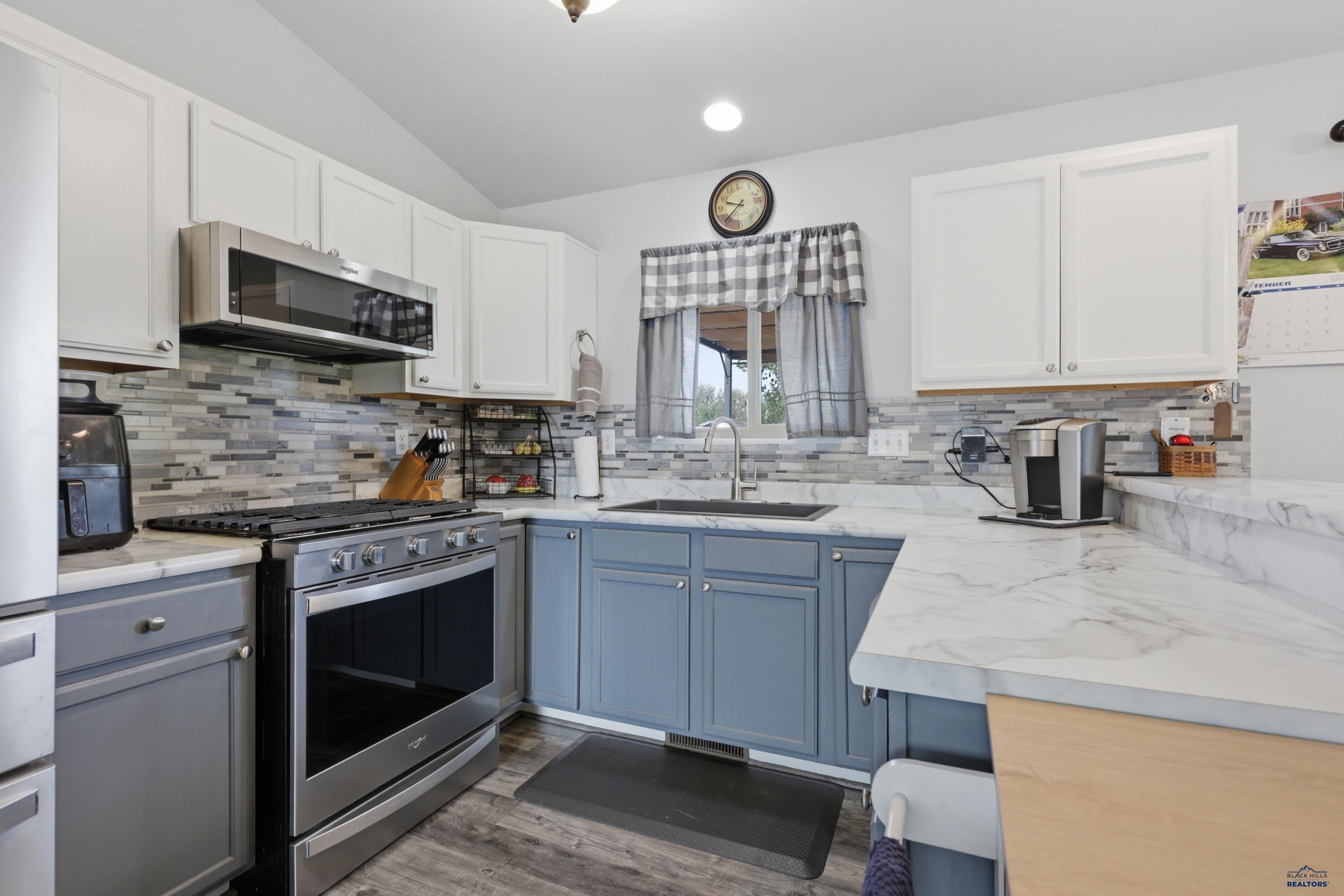 1225 SUMMERFIELD DR