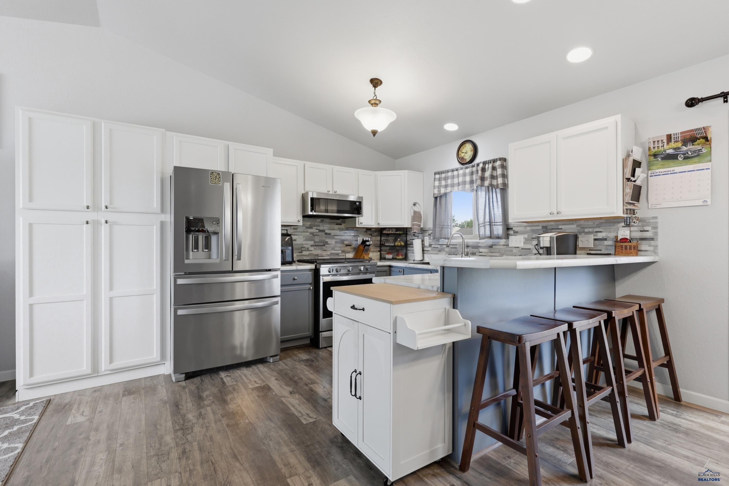 1225 SUMMERFIELD DR