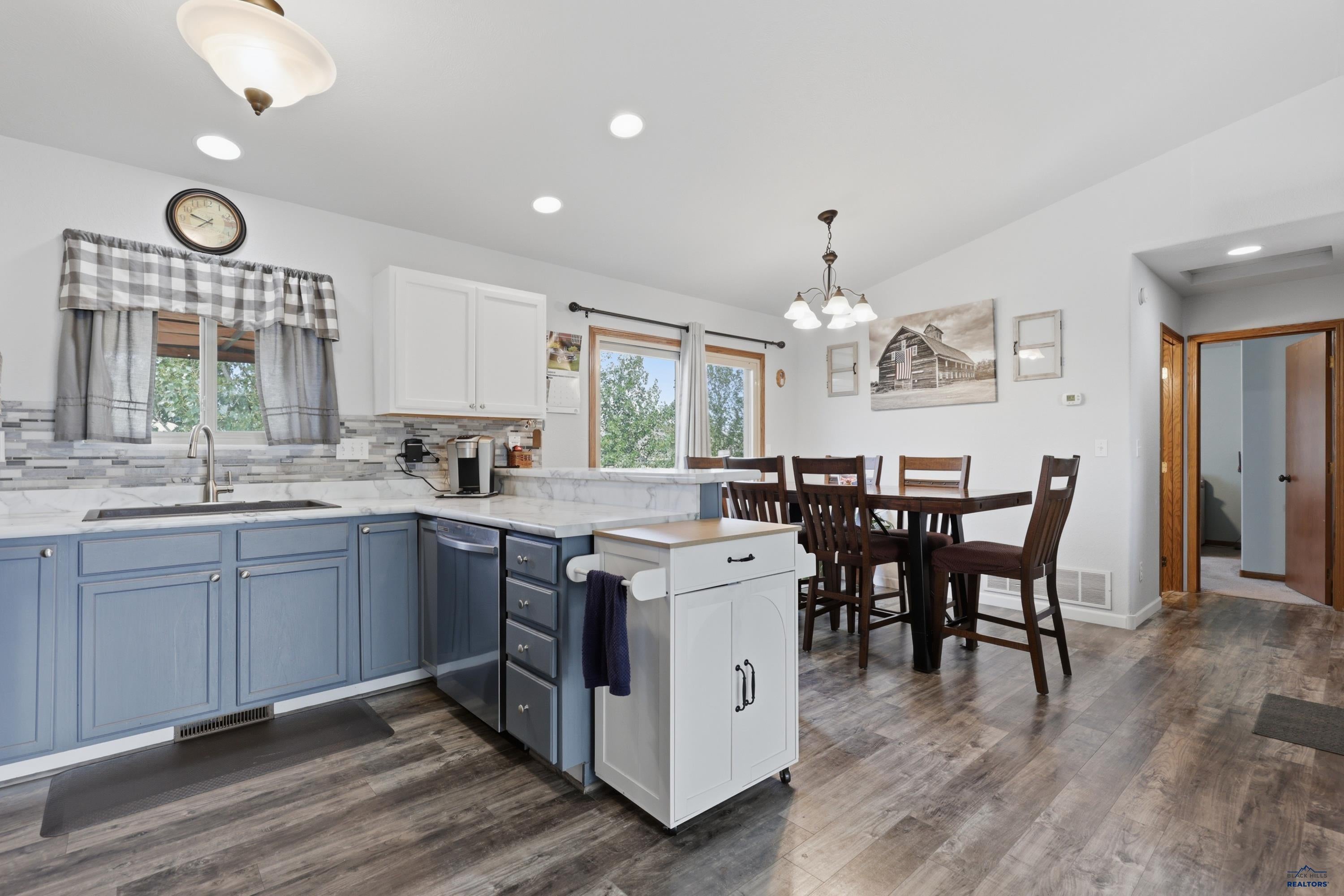 1225 SUMMERFIELD DR