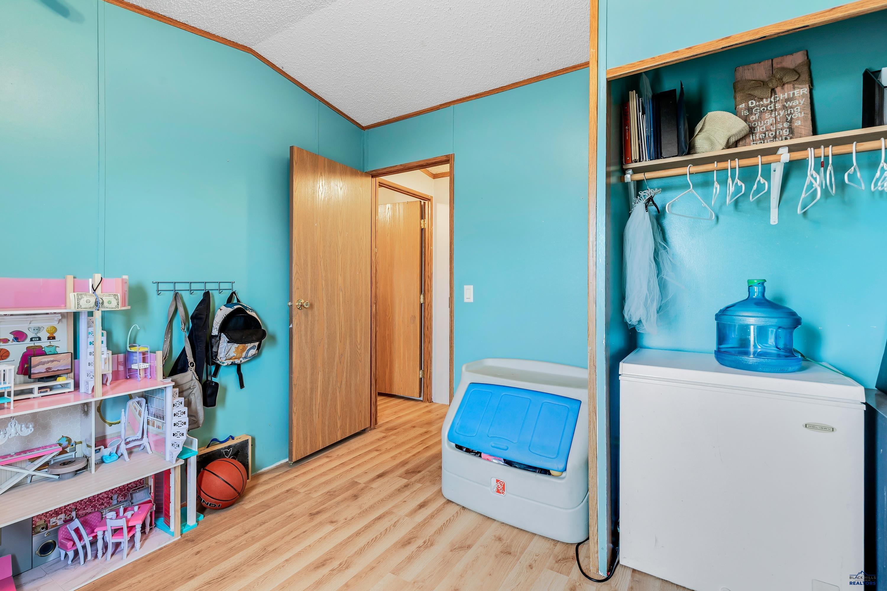 New Underwood, South Dakota 57761, United States, 3 Bedrooms Bedrooms, ,1 BathroomBathrooms,Residential,Pending,58400