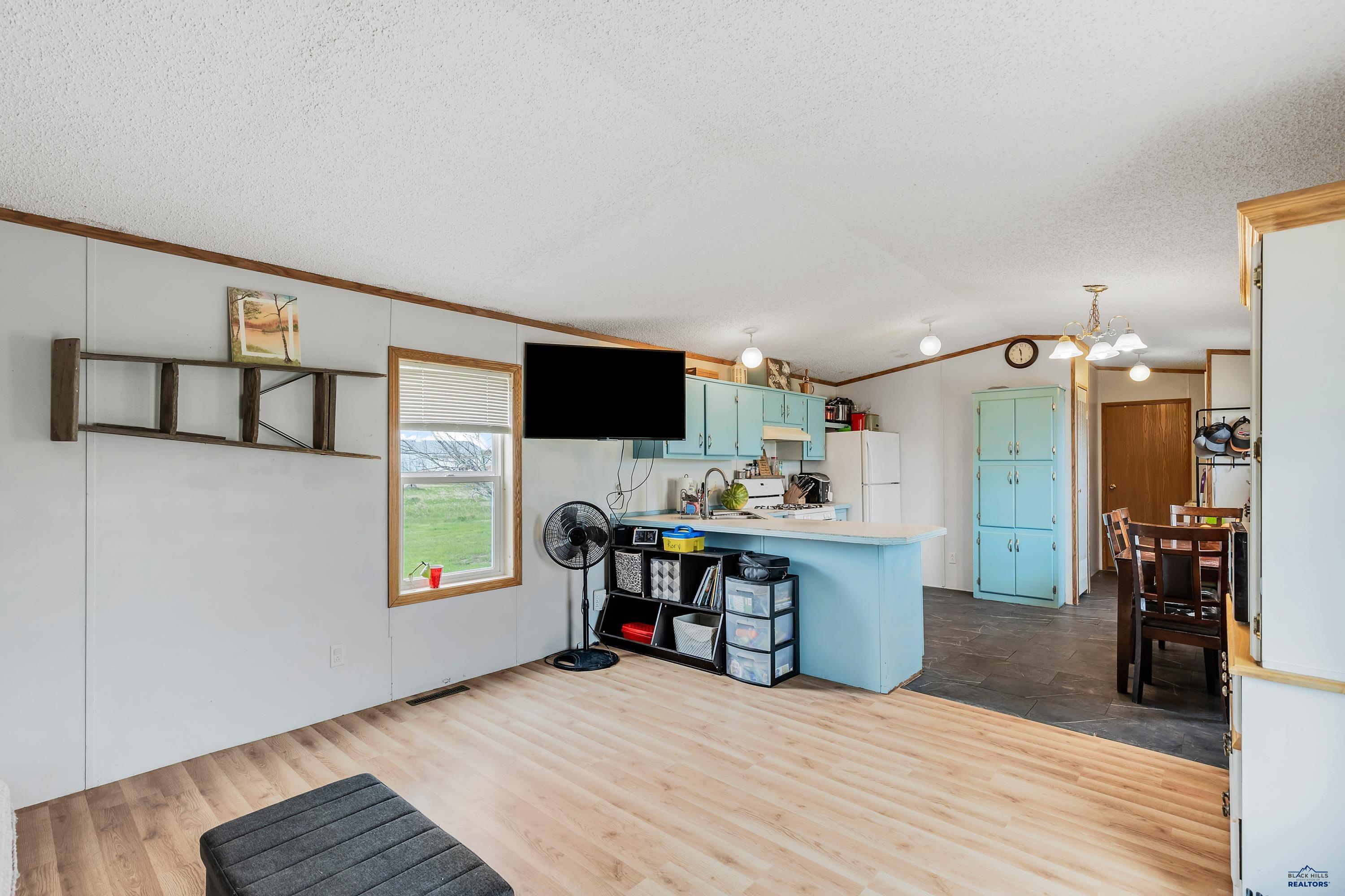 New Underwood, South Dakota 57761, United States, 3 Bedrooms Bedrooms, ,1 BathroomBathrooms,Residential,Pending,58400