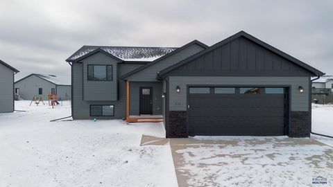 615 BULL RUN DR Box Elder SD 57719