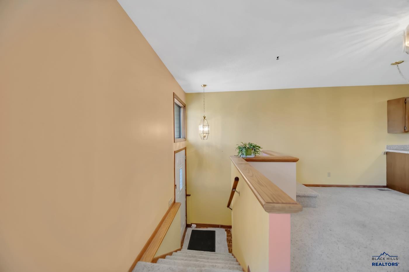 4204 FOOTHILL DR
