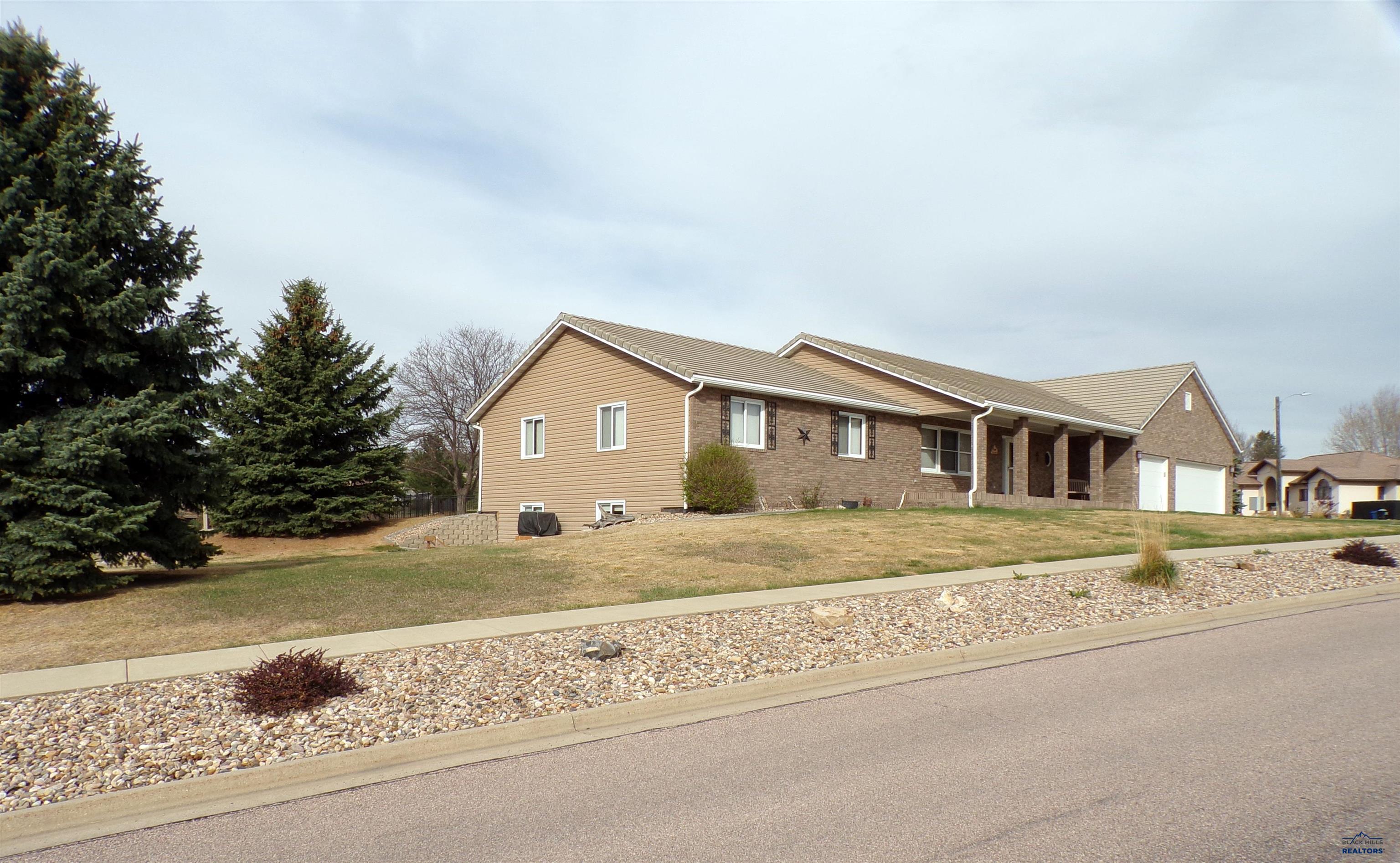 417 ALTA VISTA DR