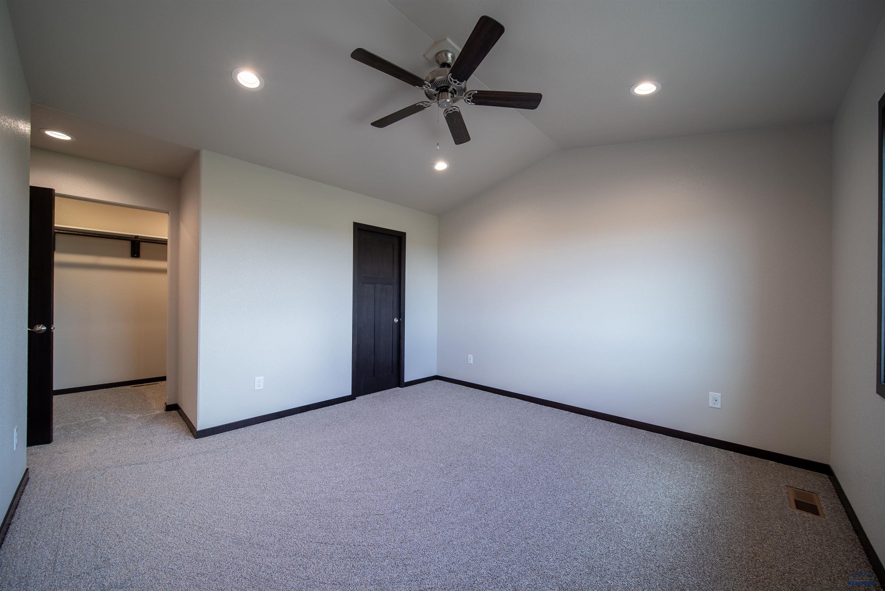 417 CONSTITUTION BLVD