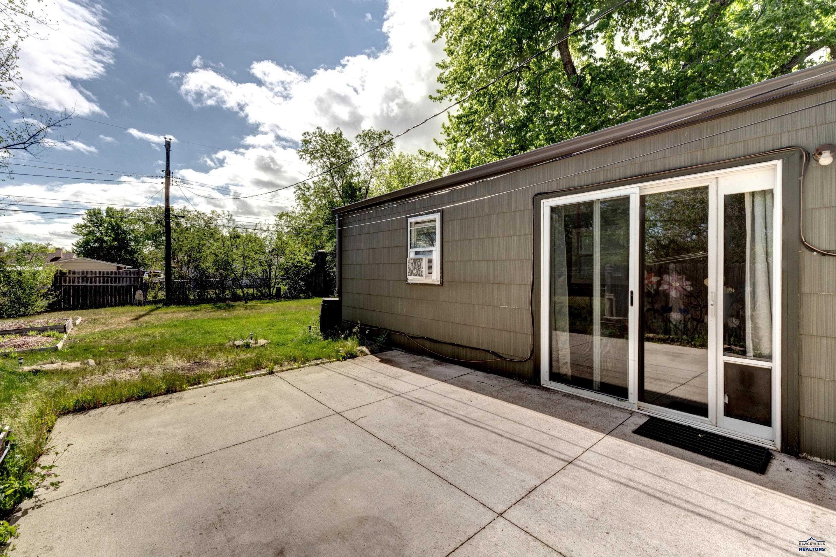 3202 GRANDVIEW DR
