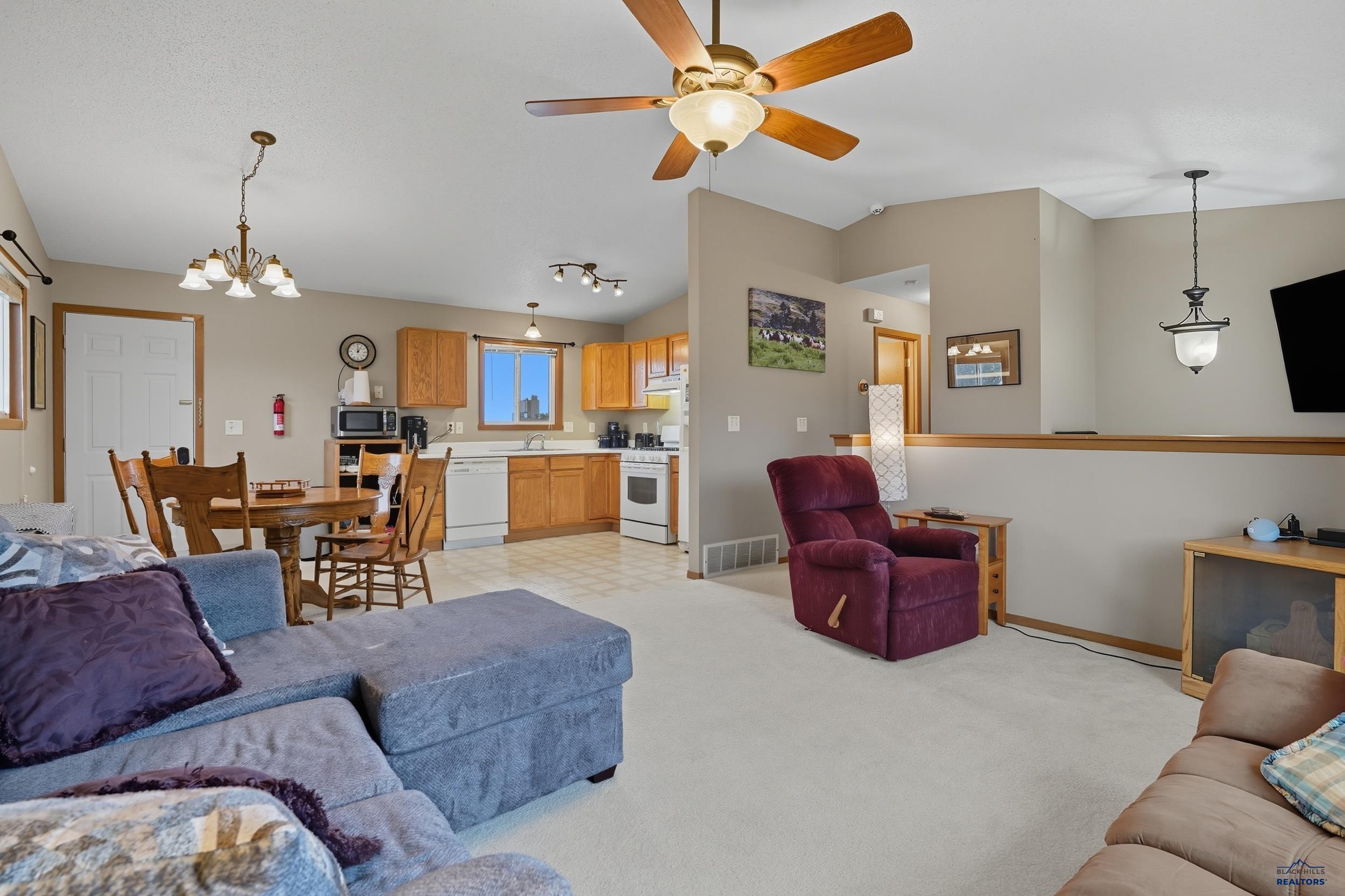 3610 HEMLOCK