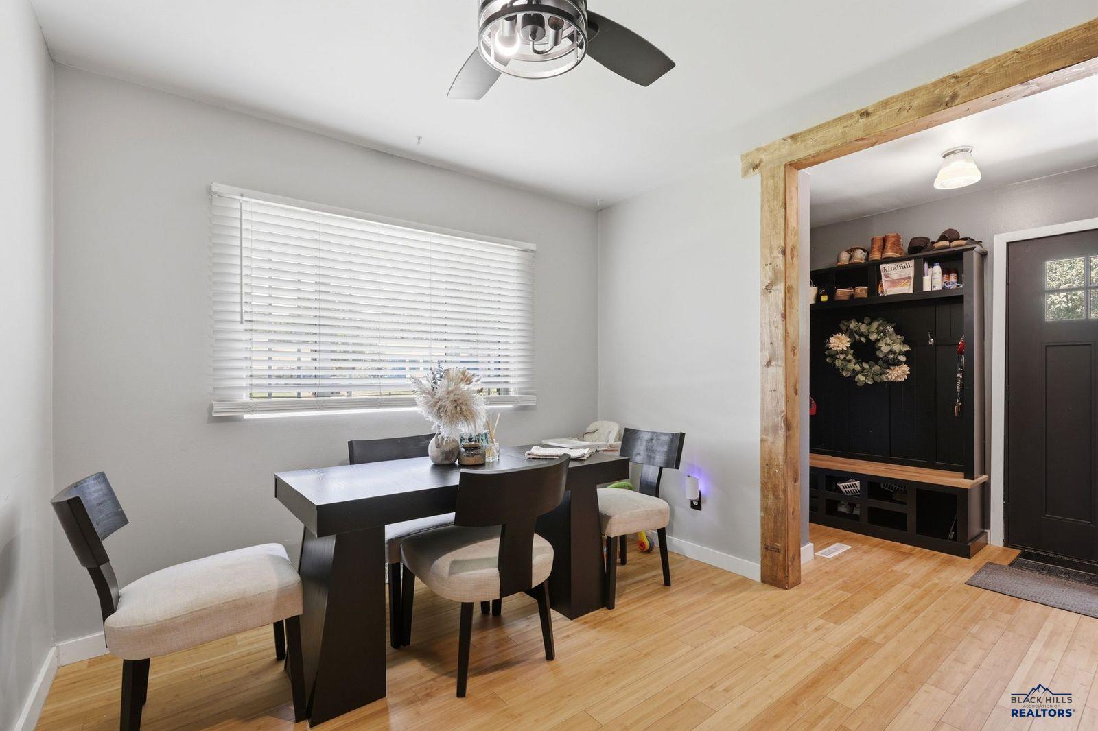 1206 WOODLAWN DR