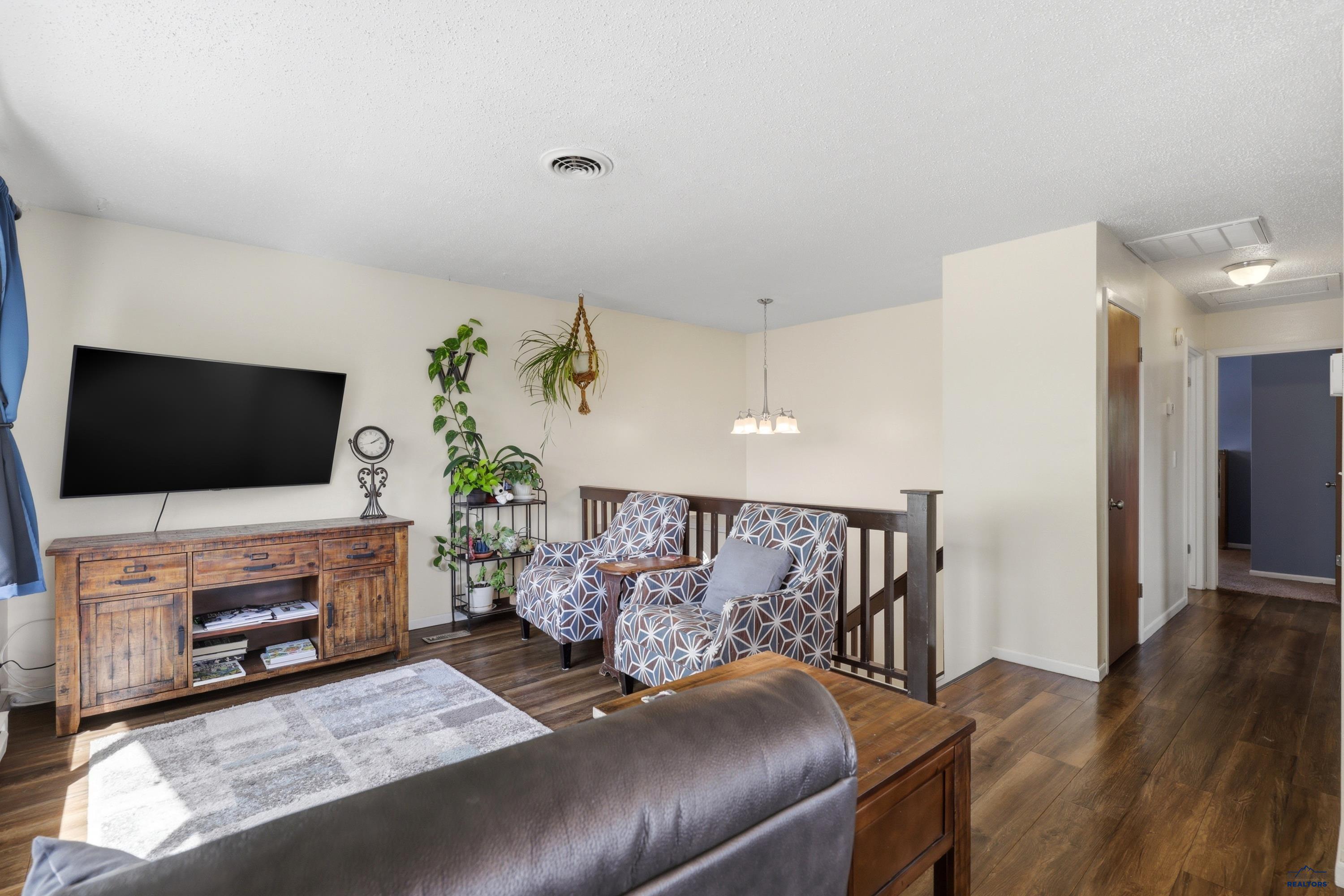 855 SYCAMORE