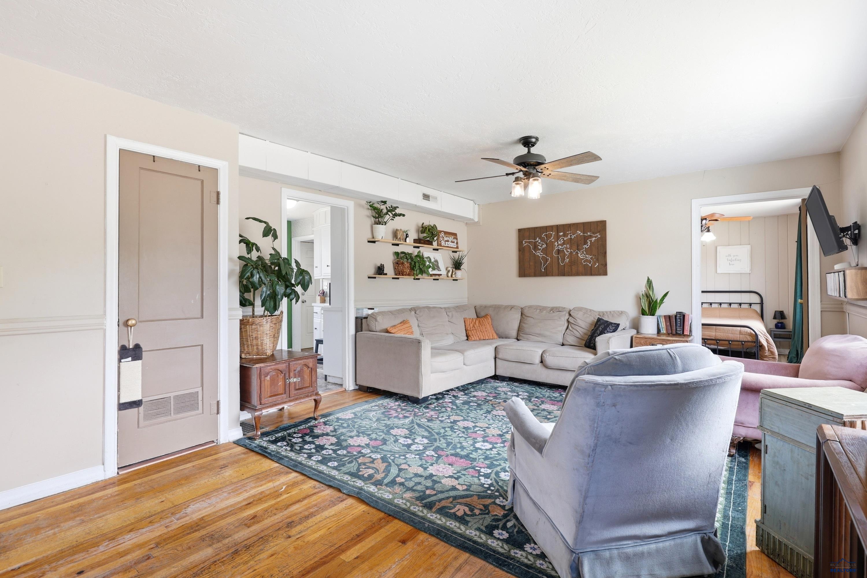1616 1ST