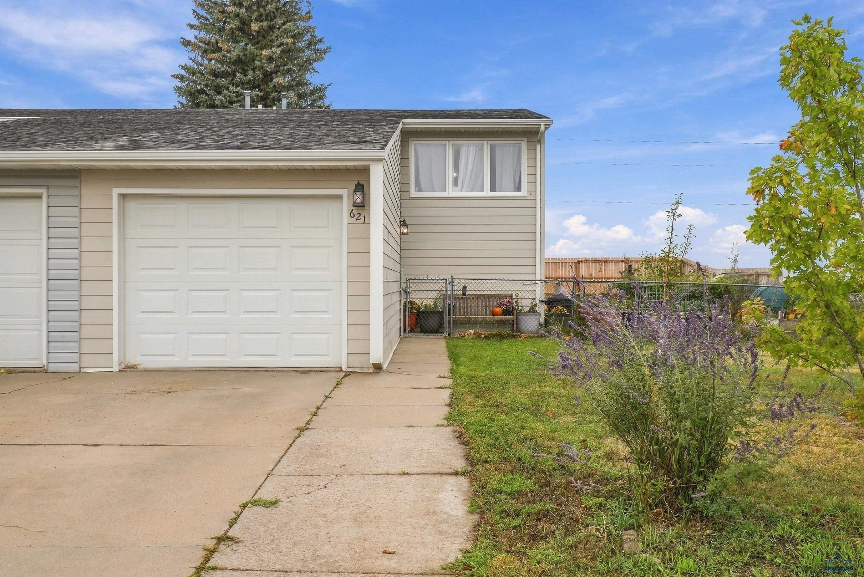 621 ENNEN DR