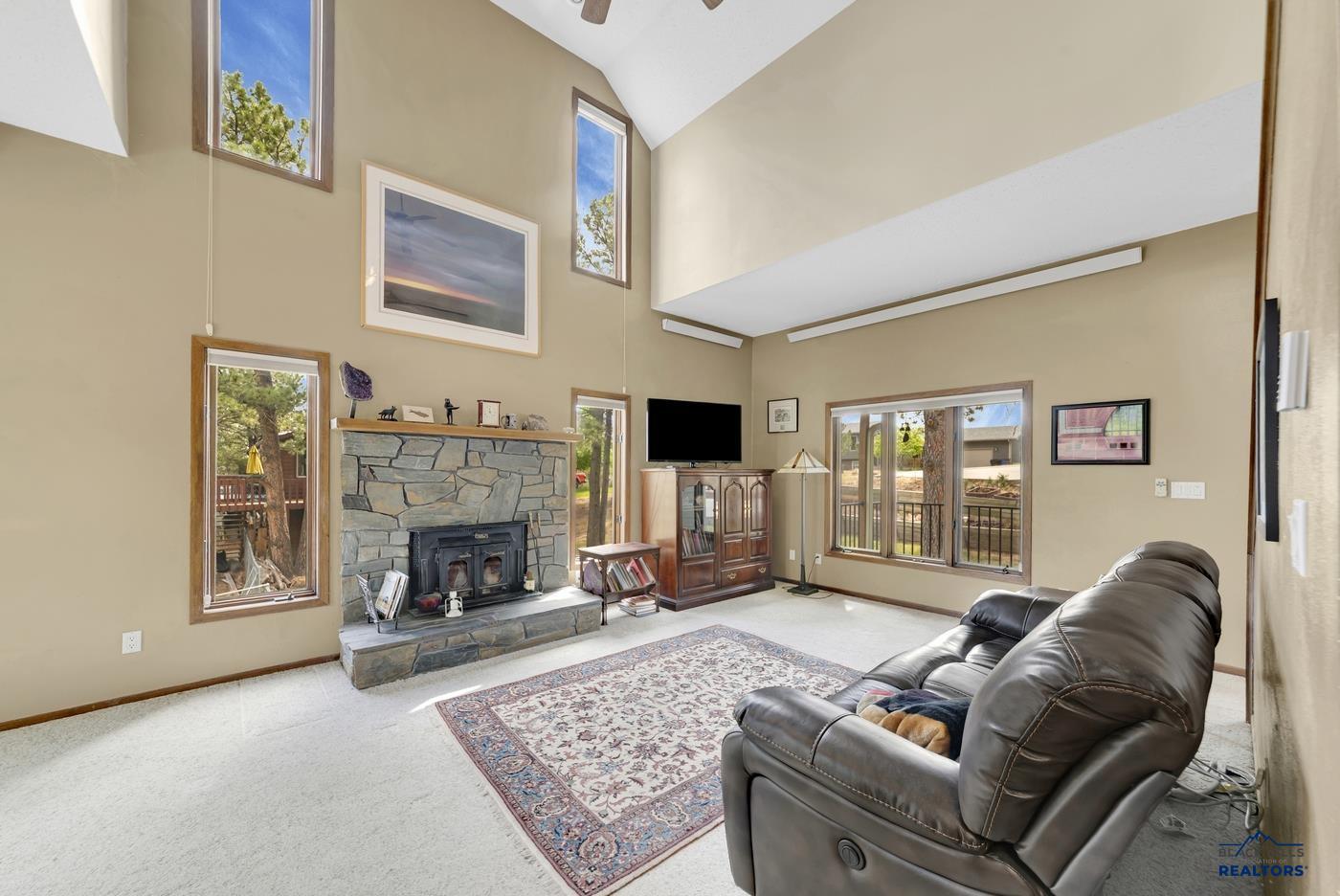 5224 MEADOWLARK DR