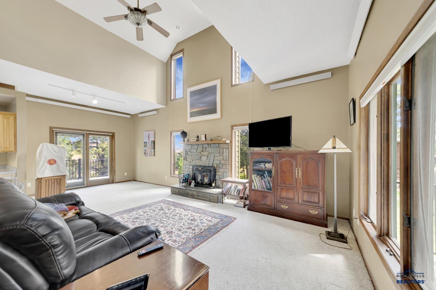 5224 MEADOWLARK DR