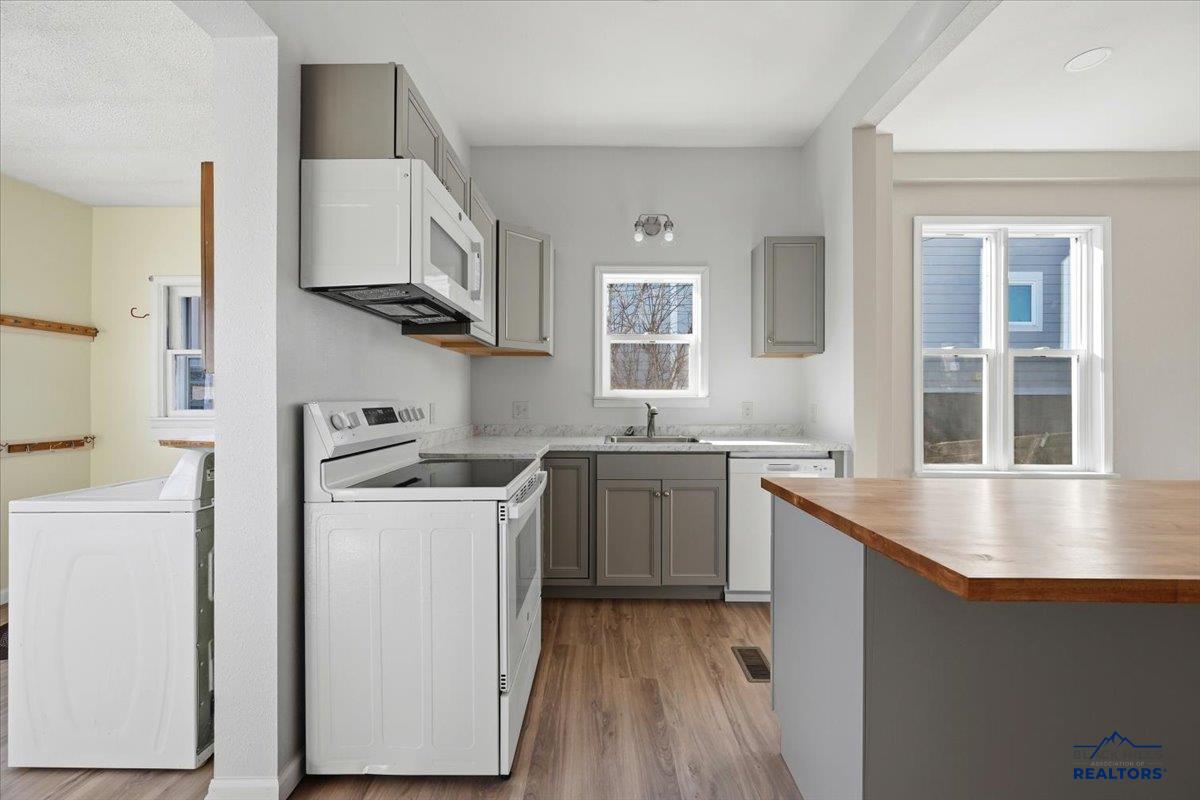 8 Parkdale Avenue