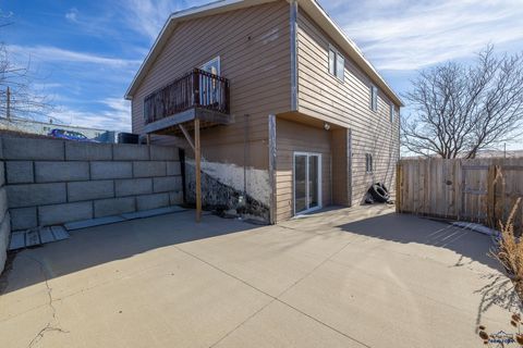 306 HILLVIEW DR Box Elder SD 57719