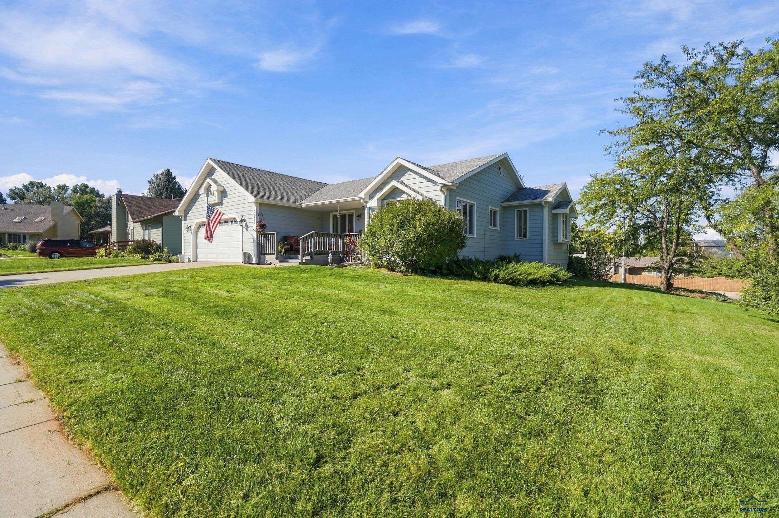 3021 ROXBURY CIR