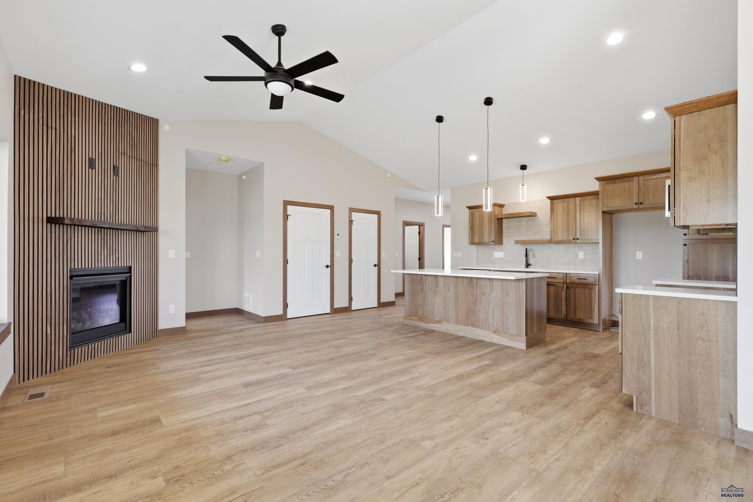 1222 PINNACLE CT