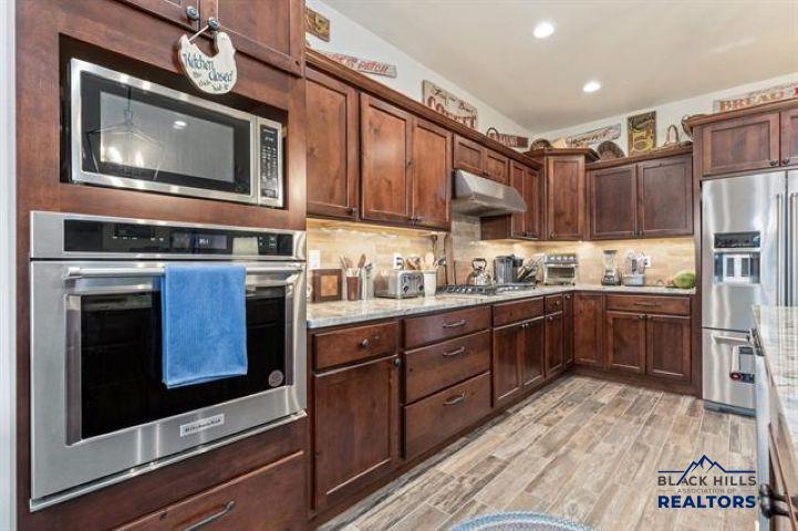 5821 REGAL CT