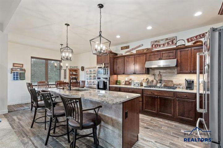 5821 REGAL CT