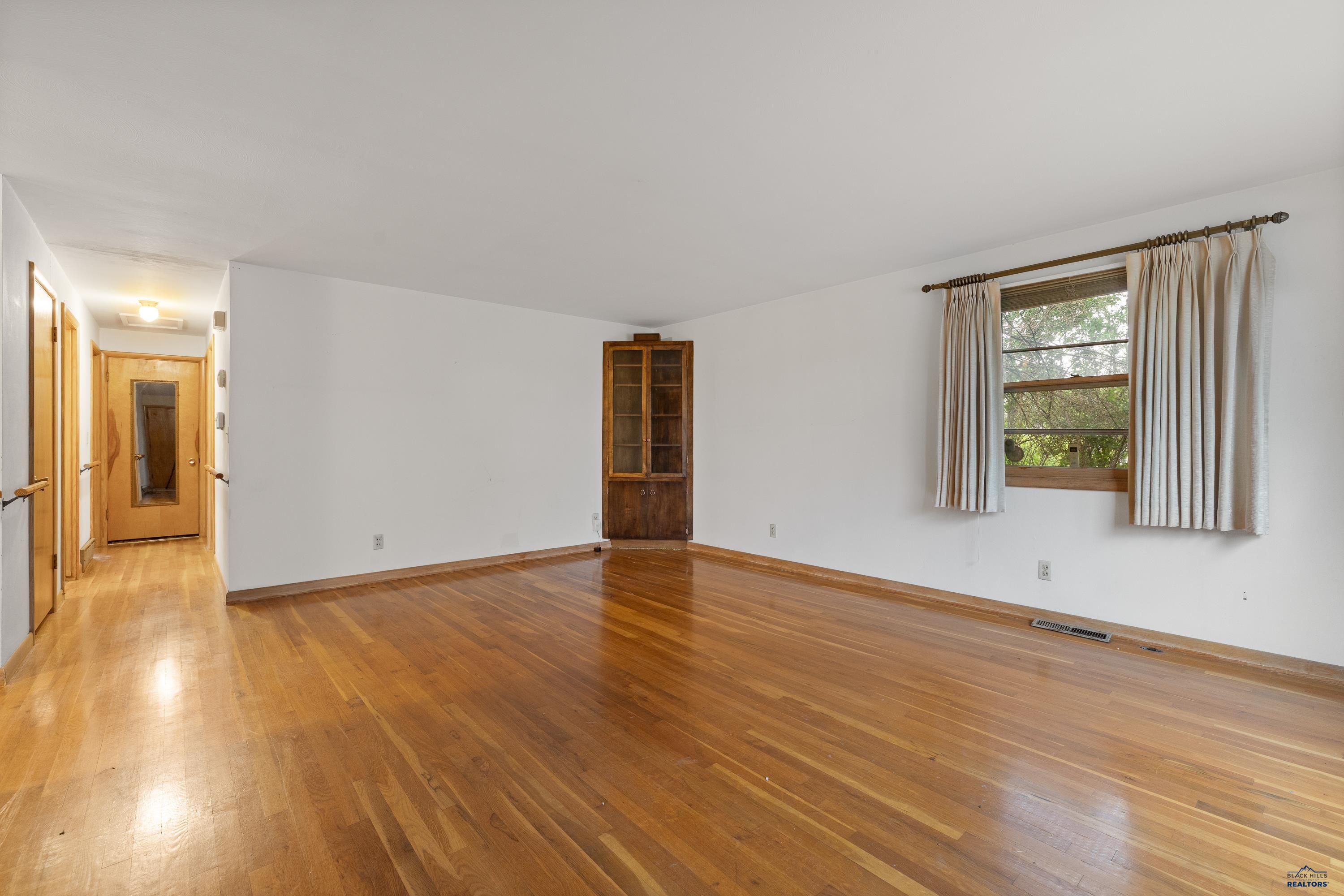 404 E WATERTOWN