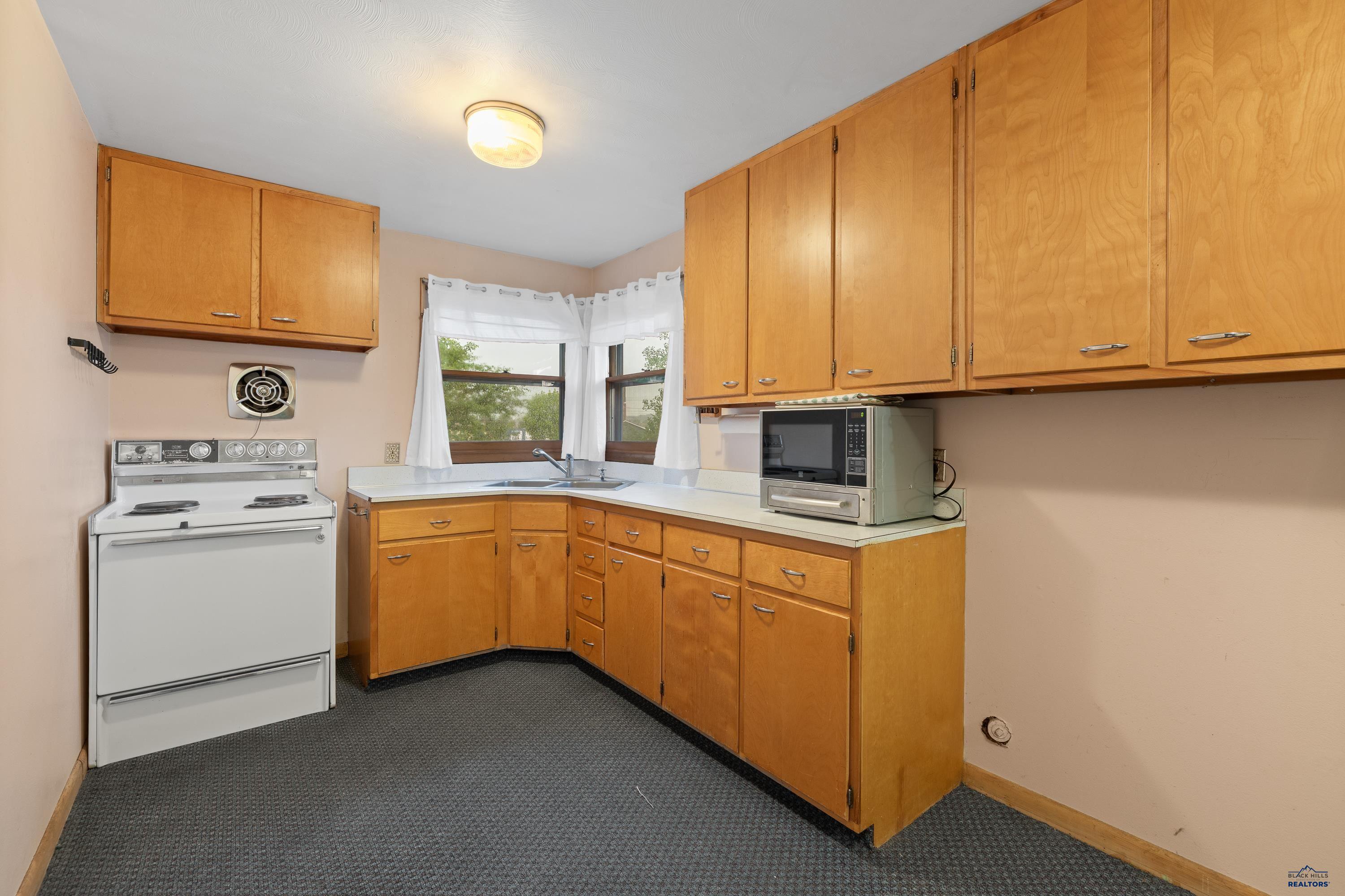404 E WATERTOWN