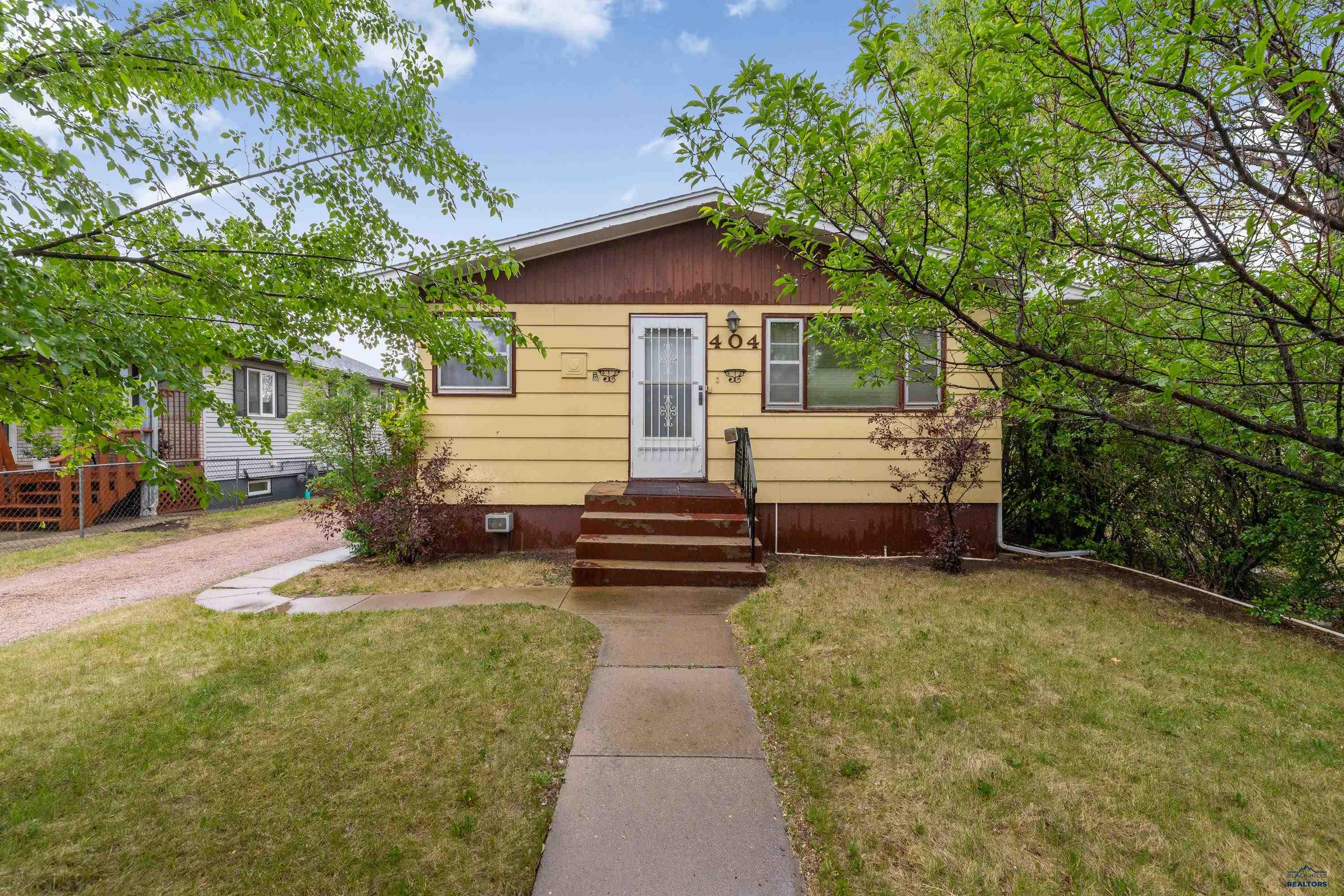 404 E WATERTOWN
