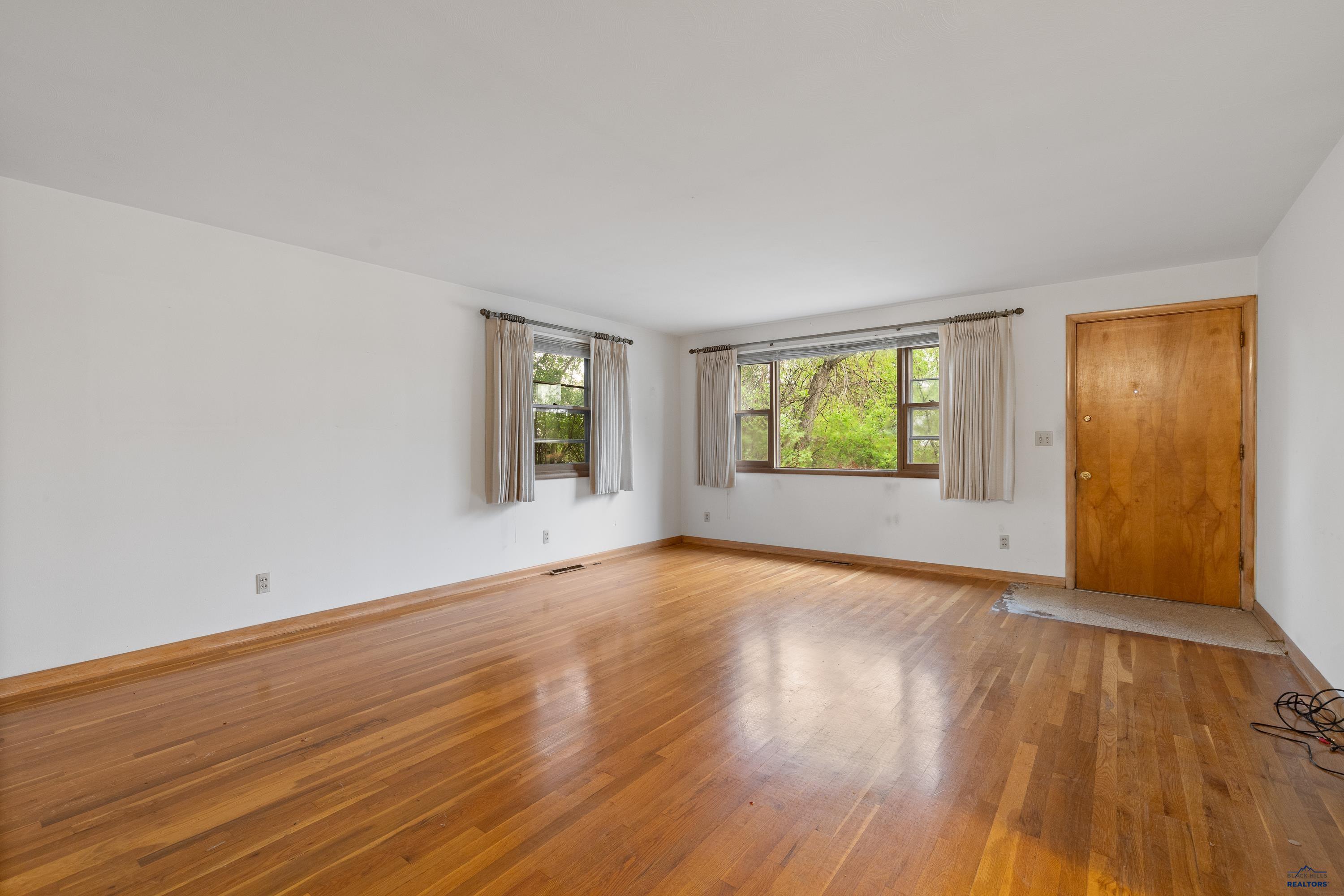 404 E WATERTOWN