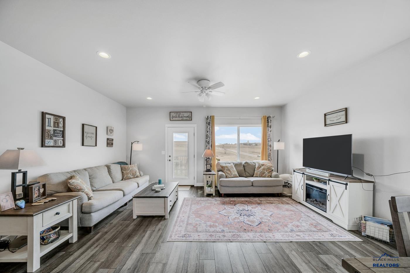636 COPPERFIELD DR