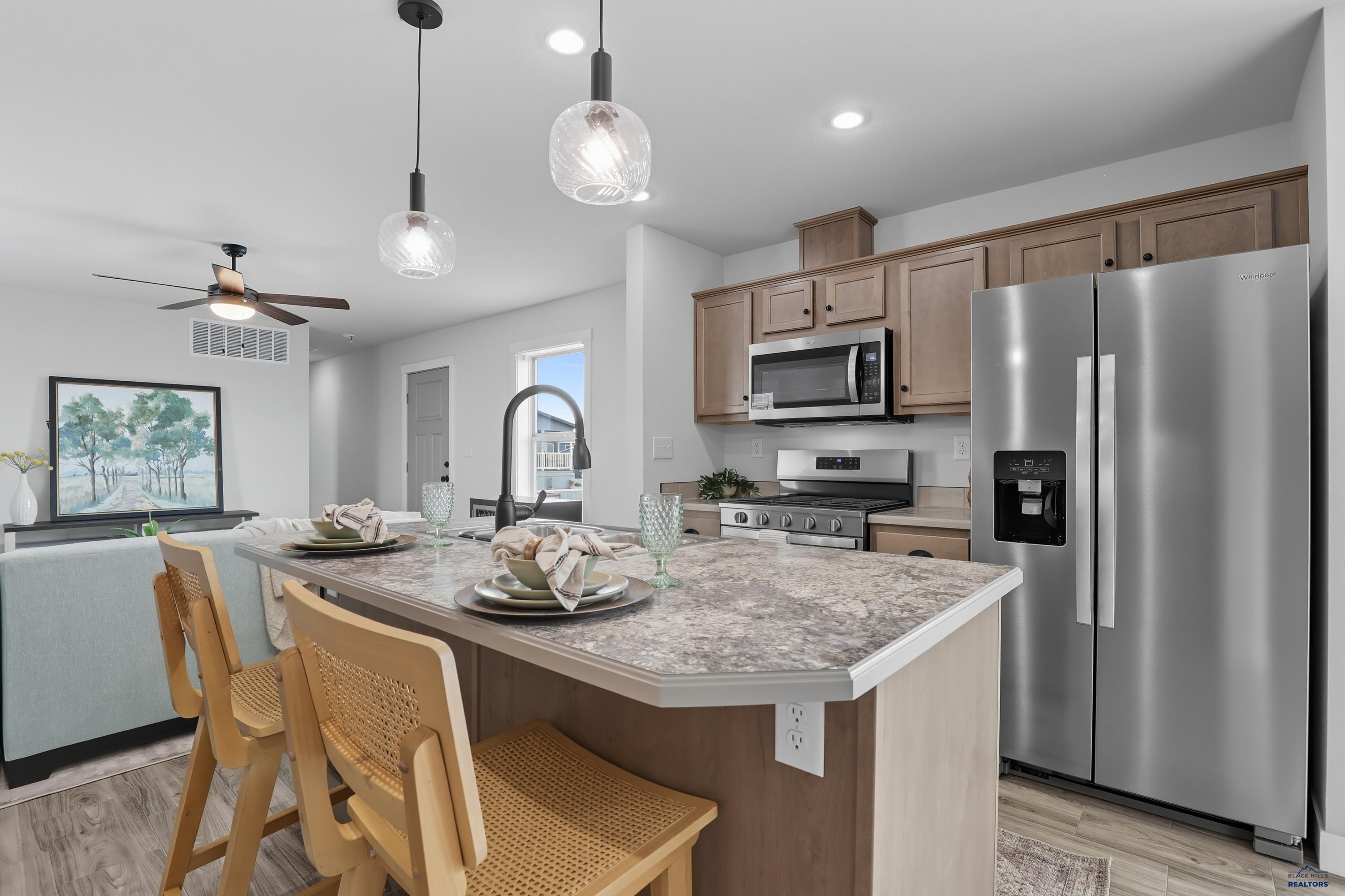 1717.102 E PHILADELPHIA