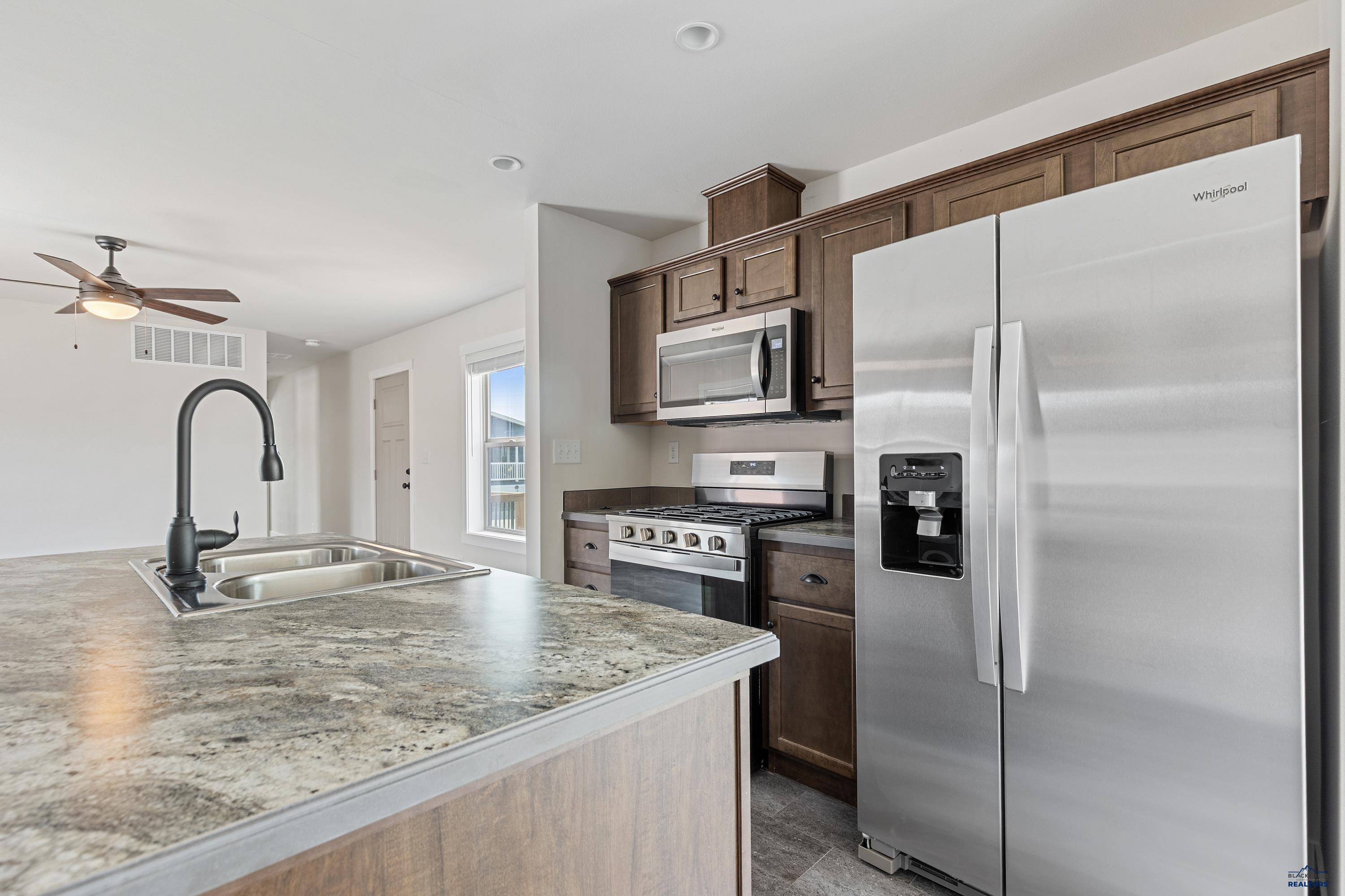 1717.102 E PHILADELPHIA