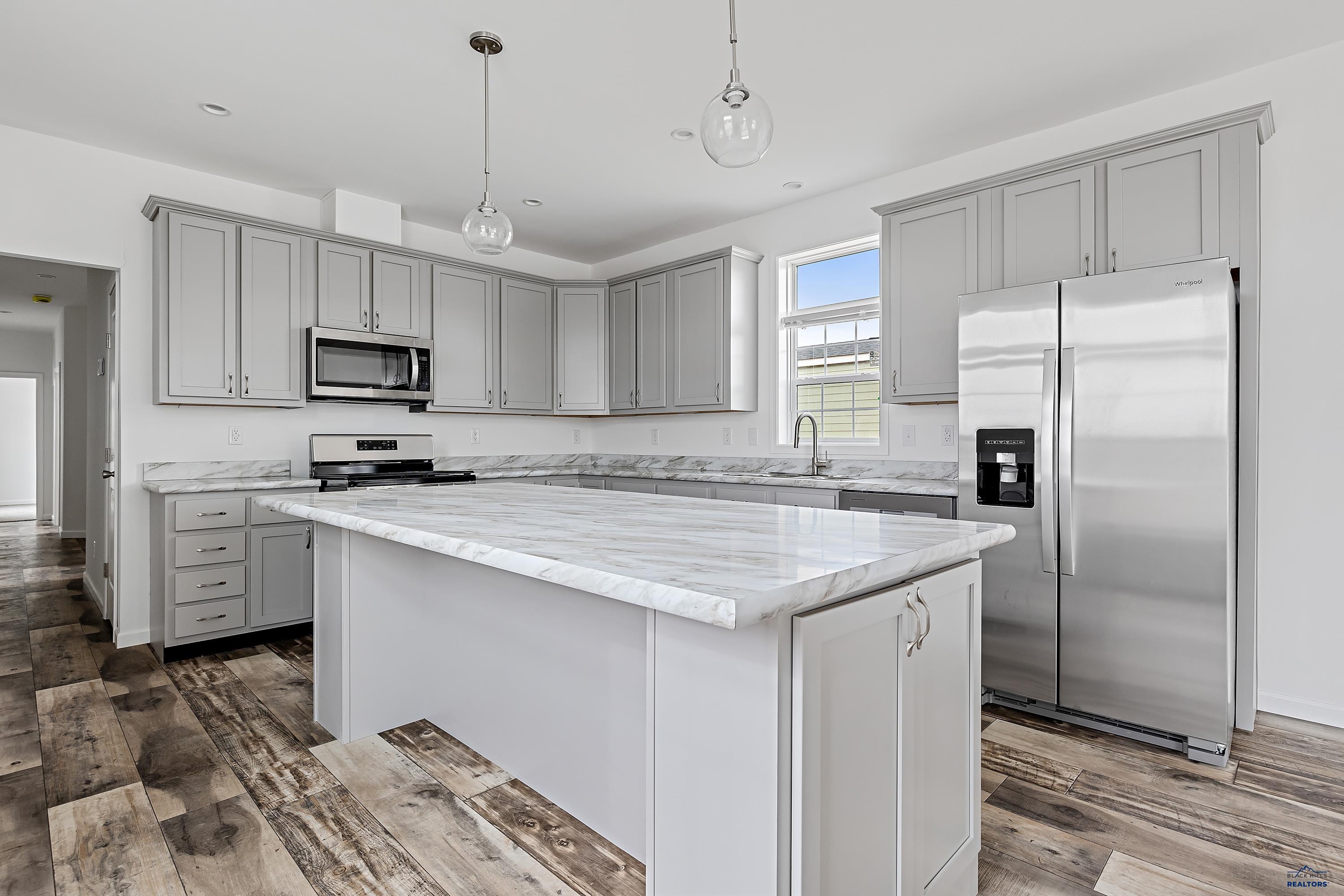 1717.99 E PHILADELPHIA