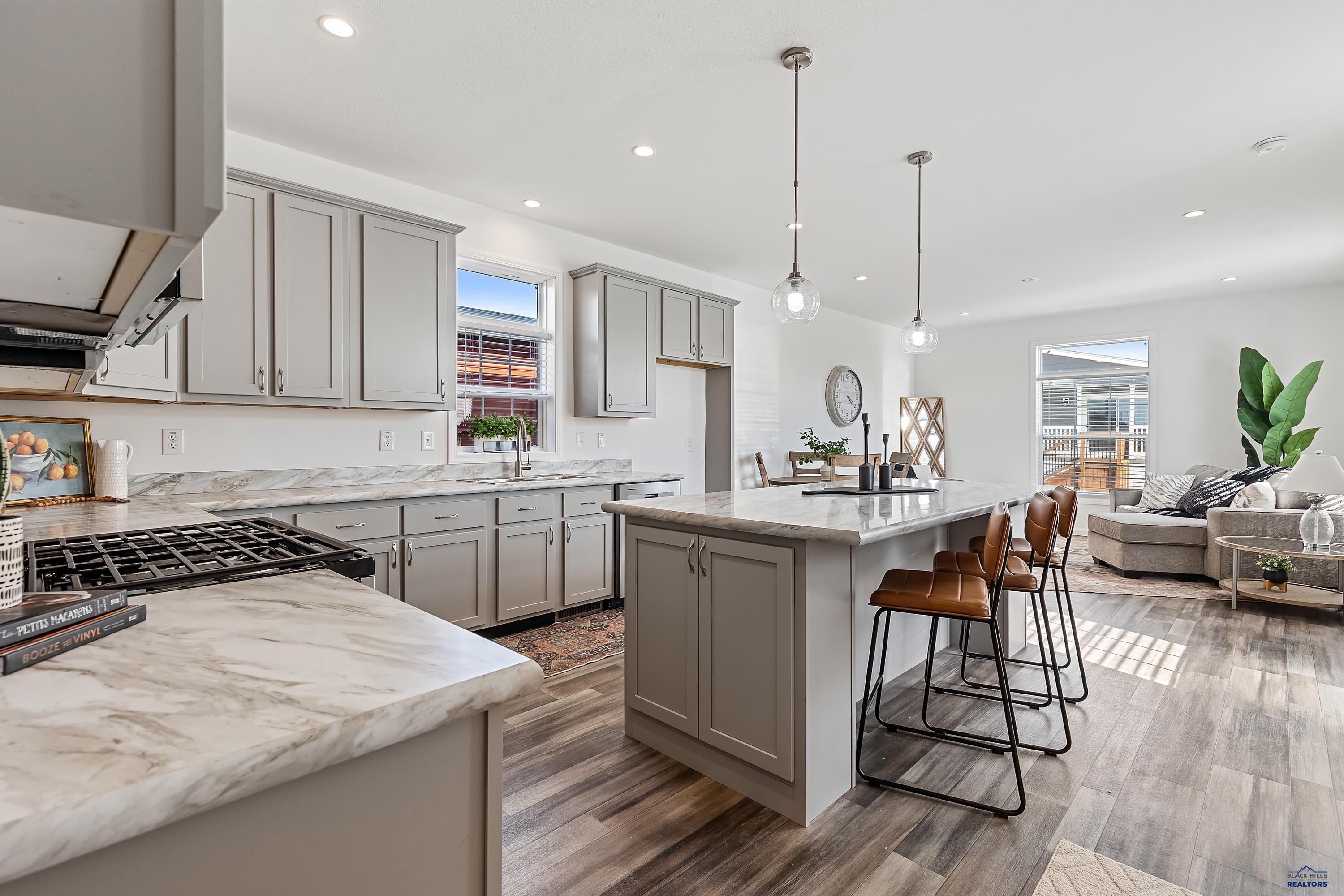 1717.99 E PHILADELPHIA