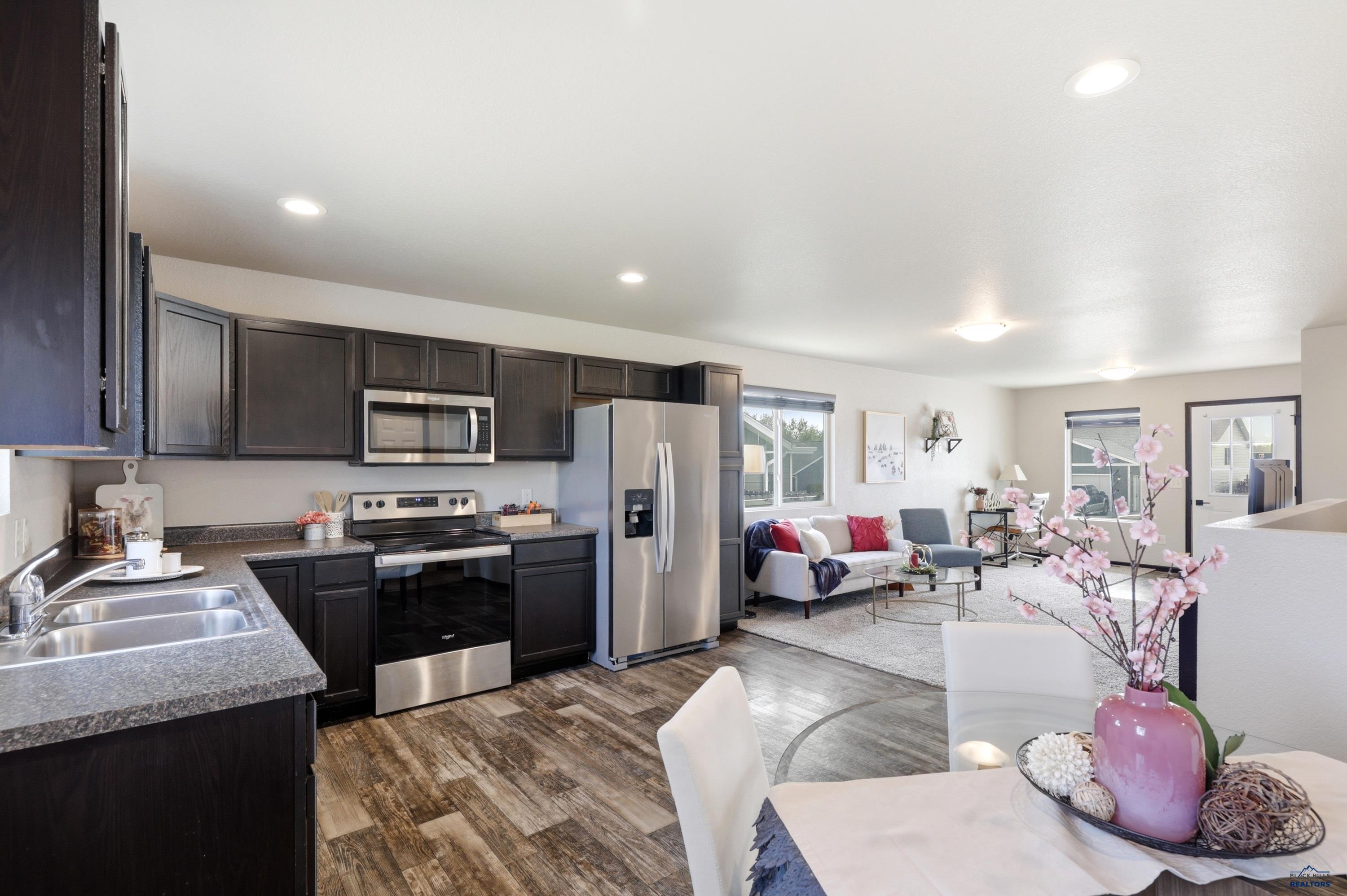 1008 DIAMOND RIDGE BOULEVARD
