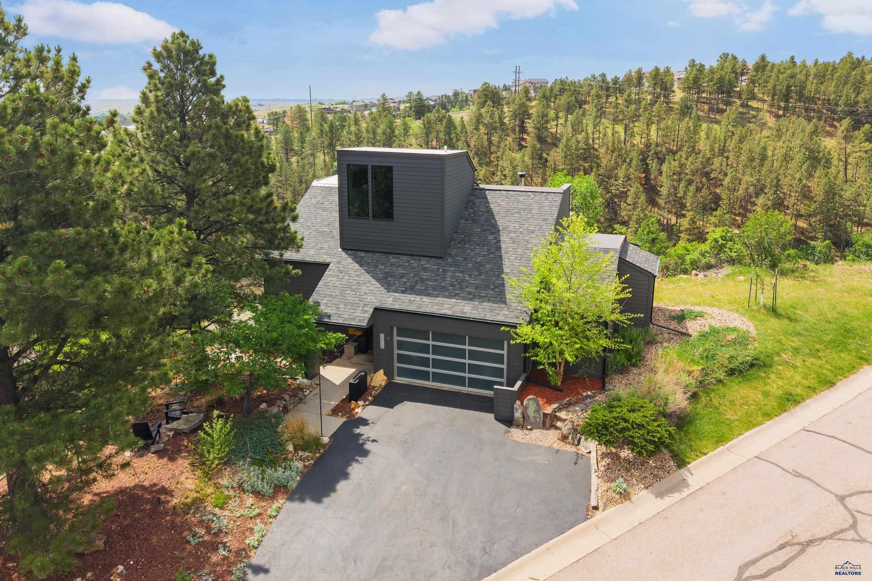 1127 WOODRIDGE DR