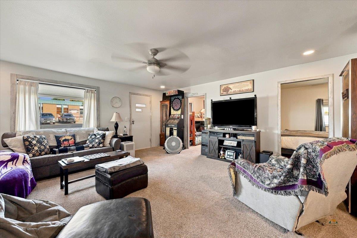 613 N CANYON