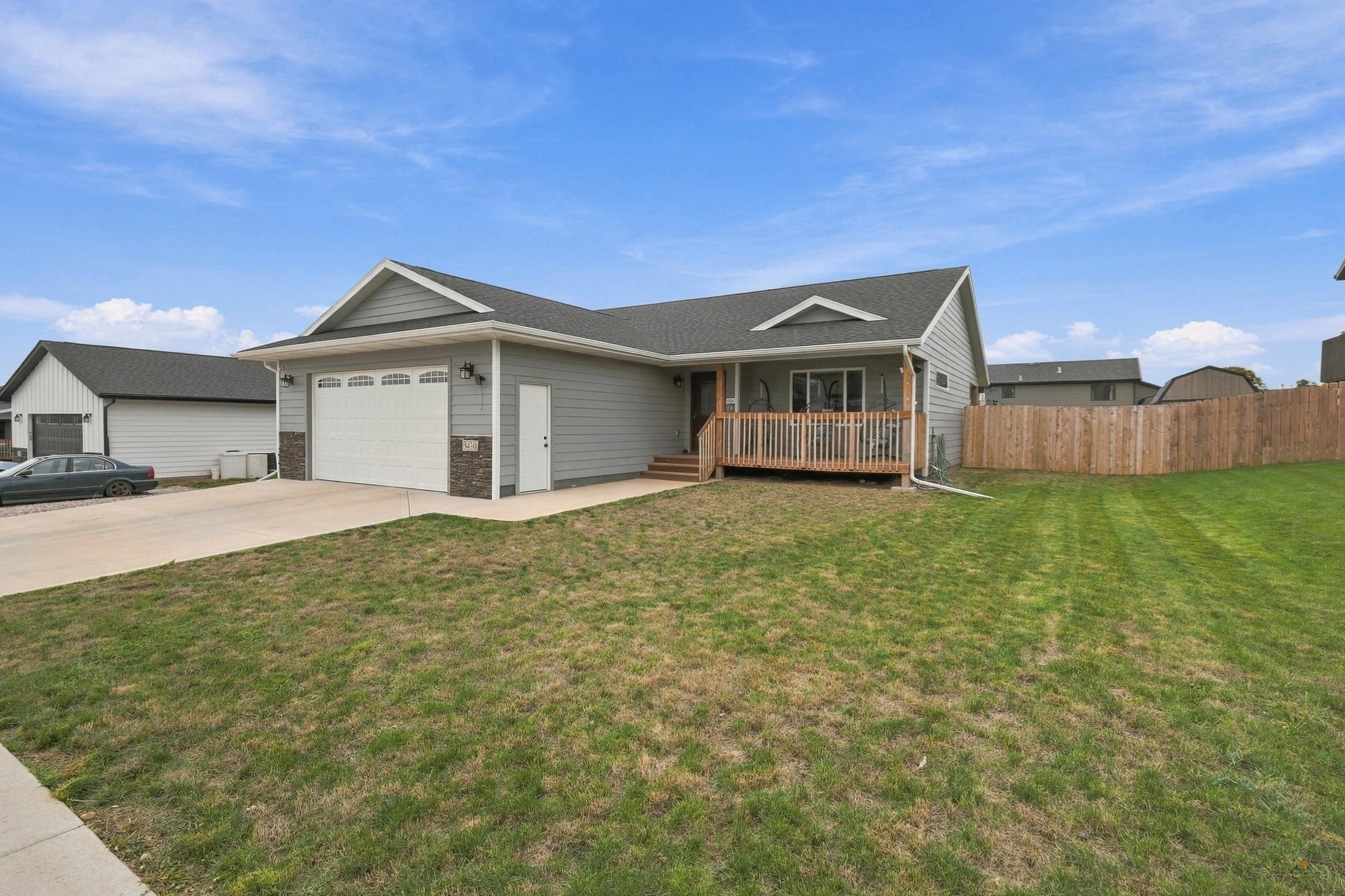 3430 DAVENPORT LOOP