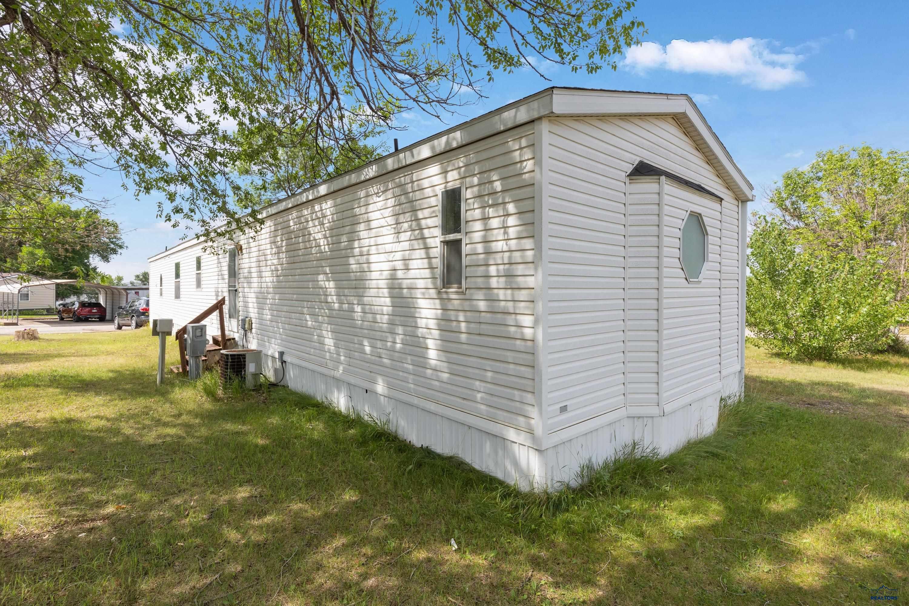 1702 E HWY 44