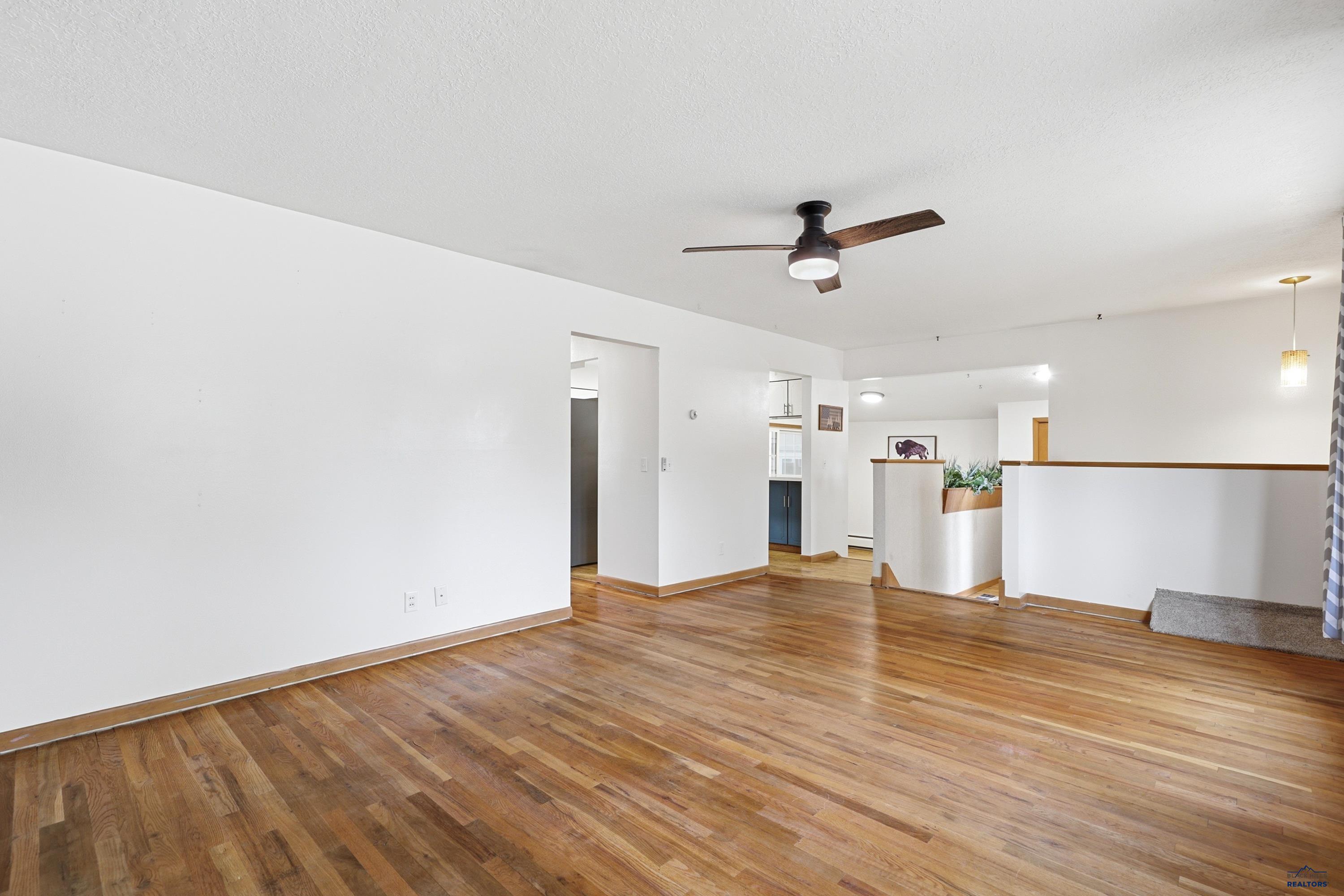2806 MAPLE AVE