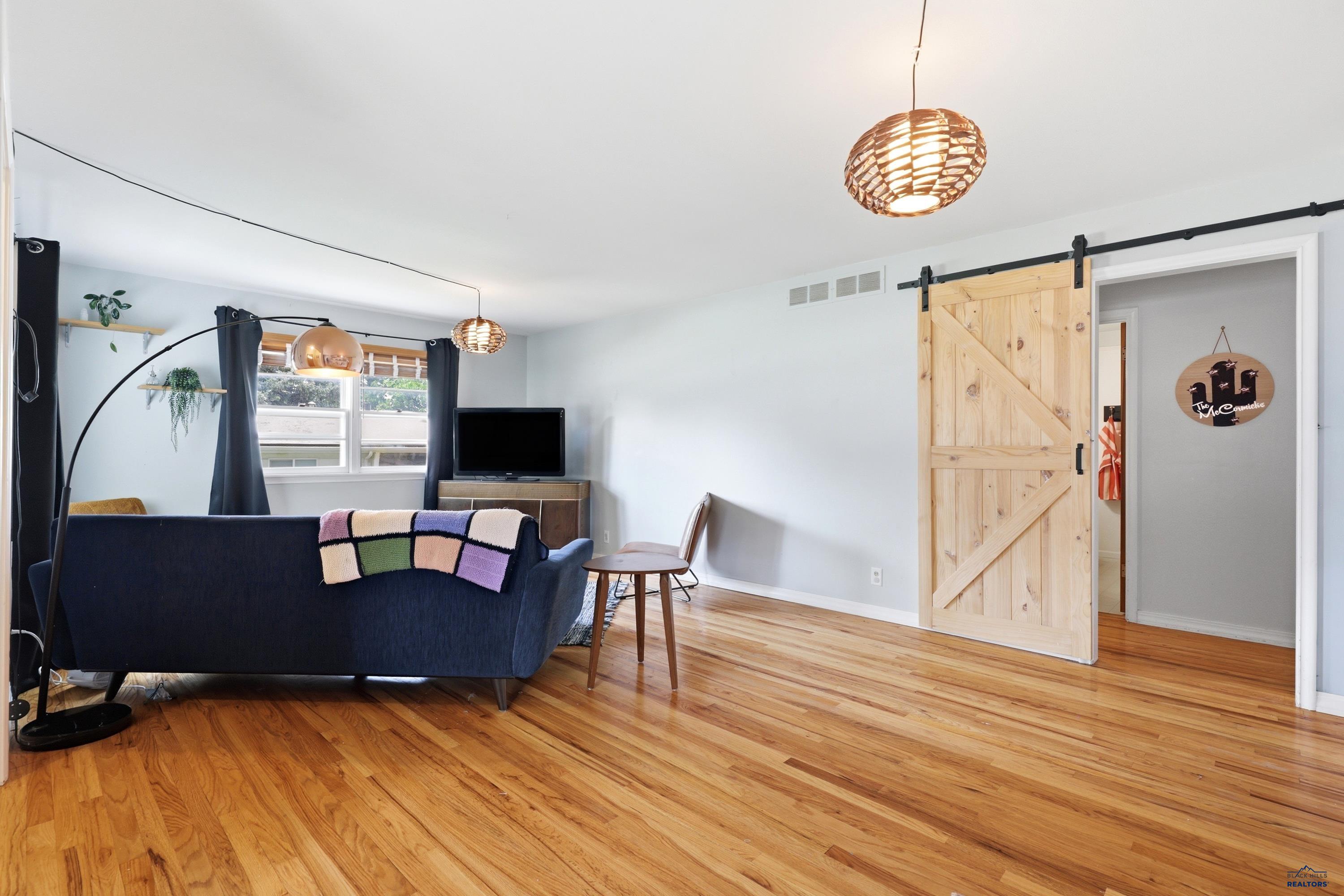 2746 W ST ANNE