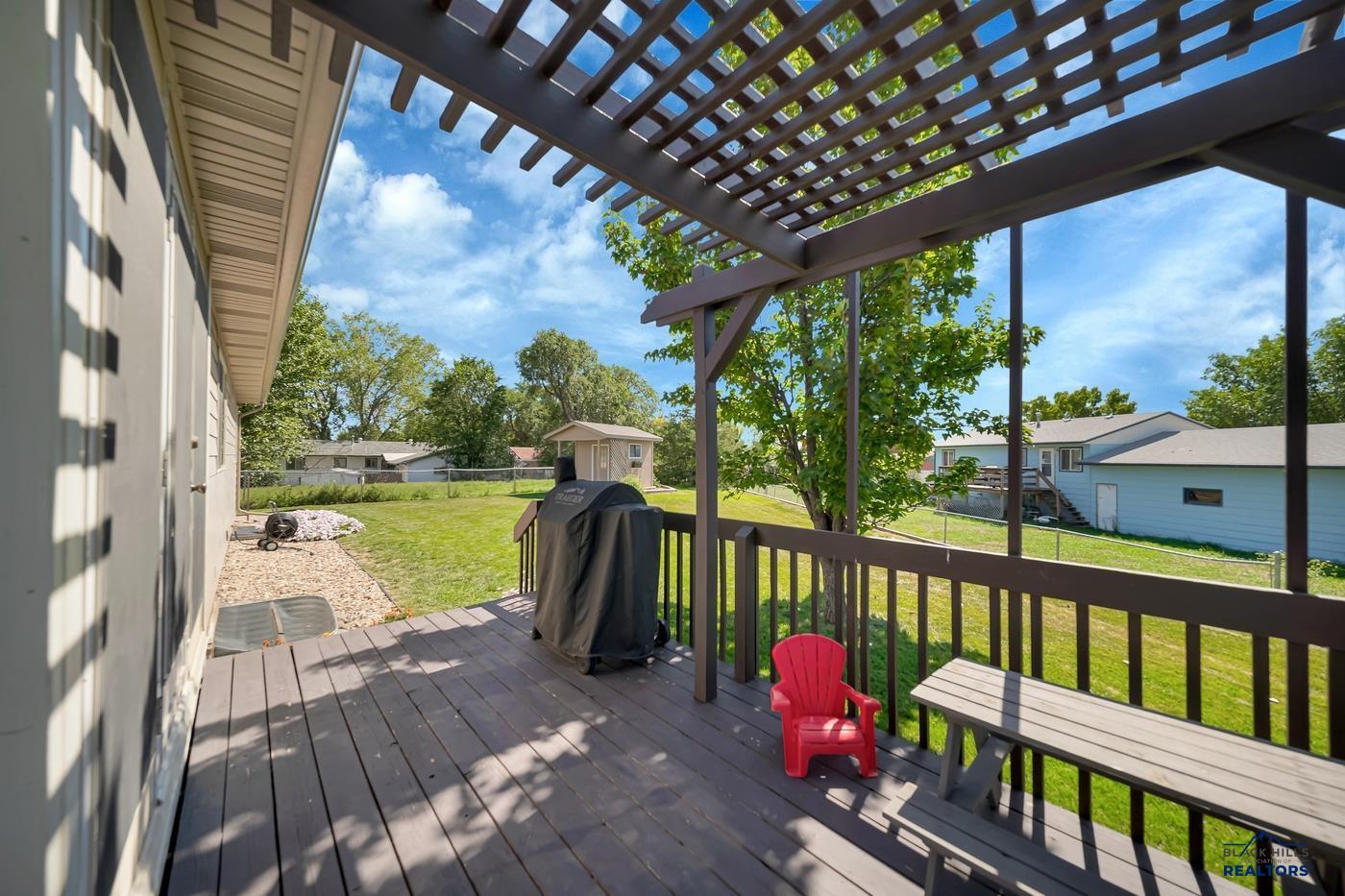 5256 BASSWOOD