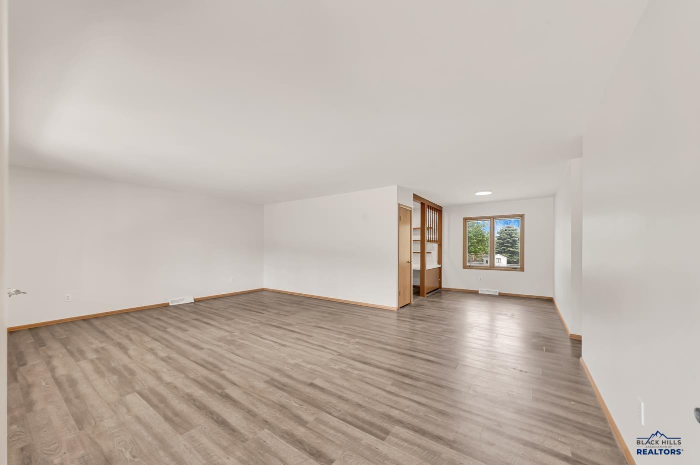 216 S BERRY PINE RD
