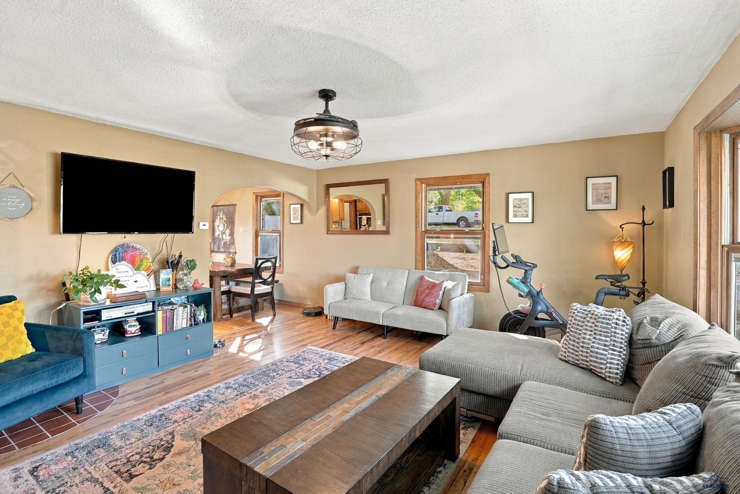 1221 QUINCY