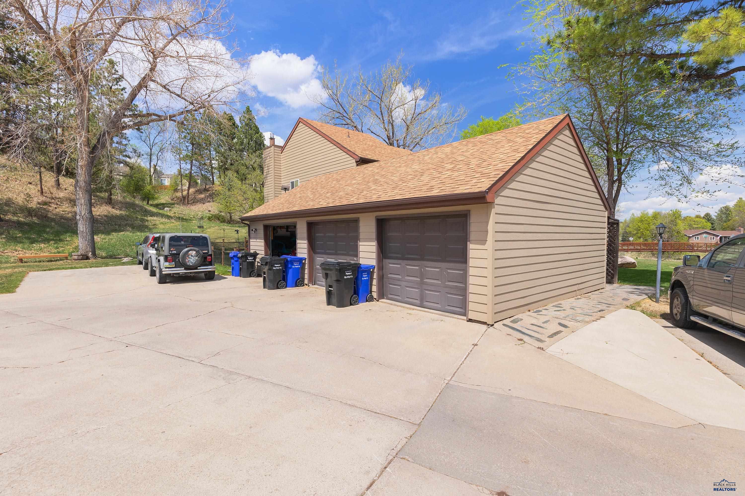 3302 IDLEWILD CT