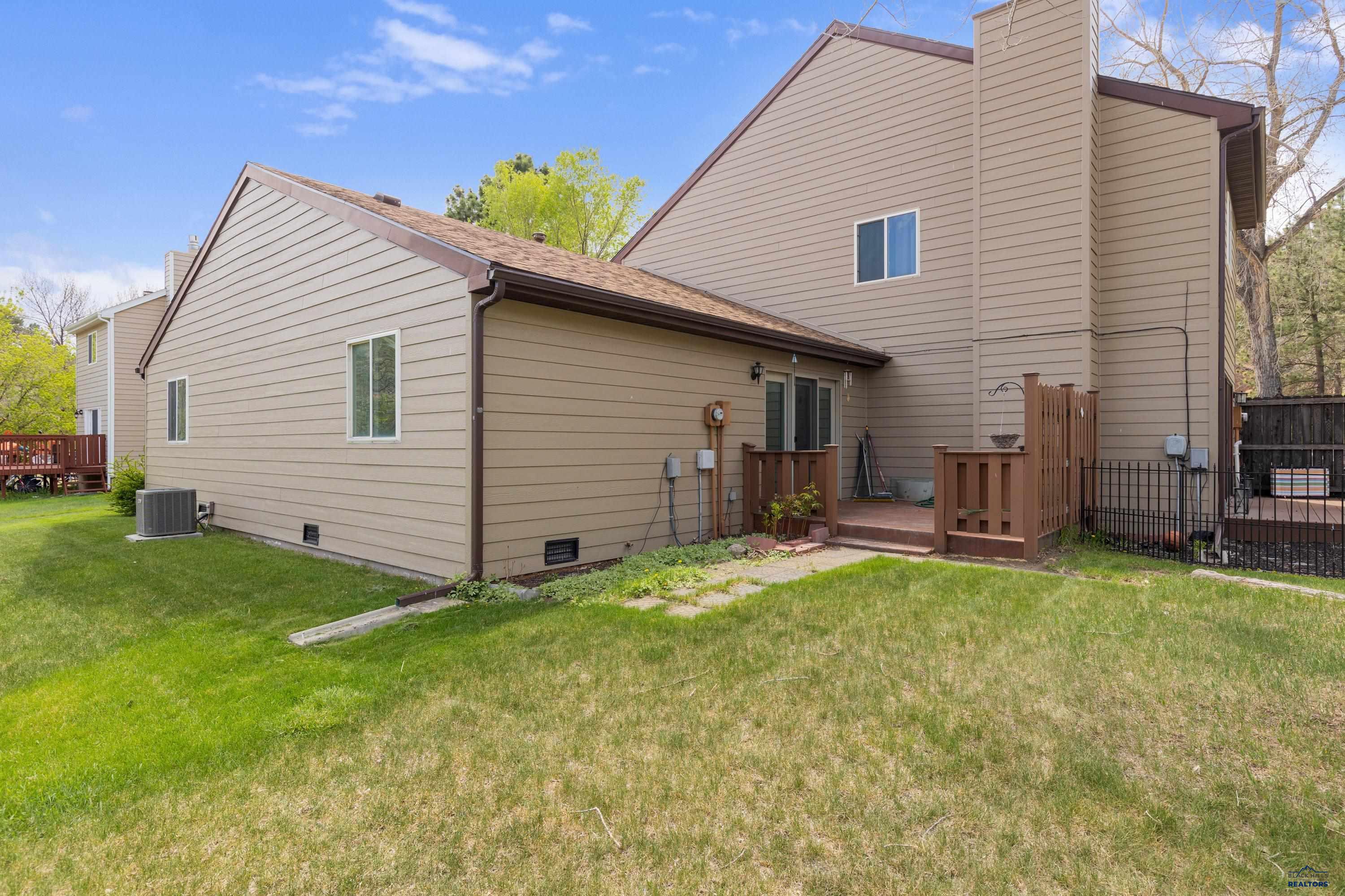 3302 IDLEWILD CT