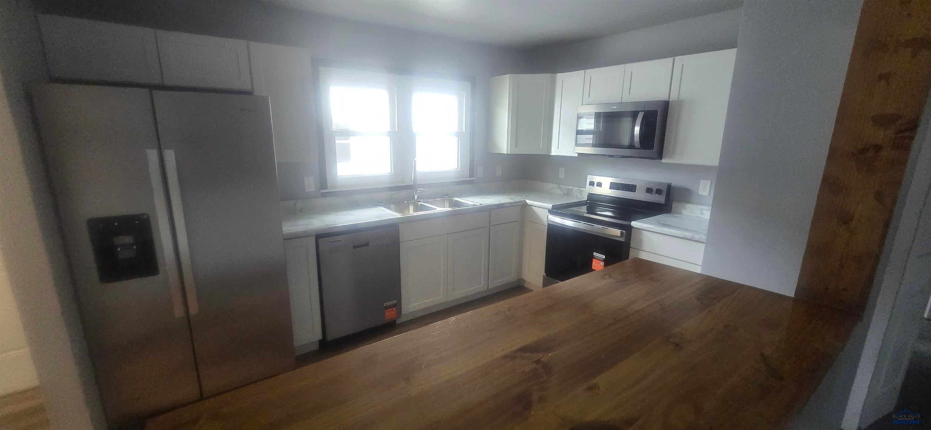 39 FAIRMONT BLVD