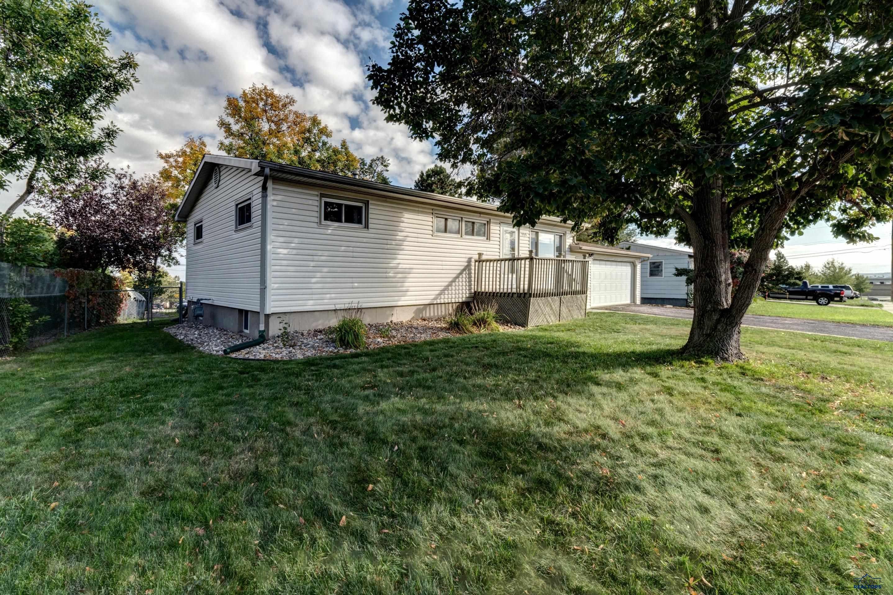 1414 MINUTEMAN DR