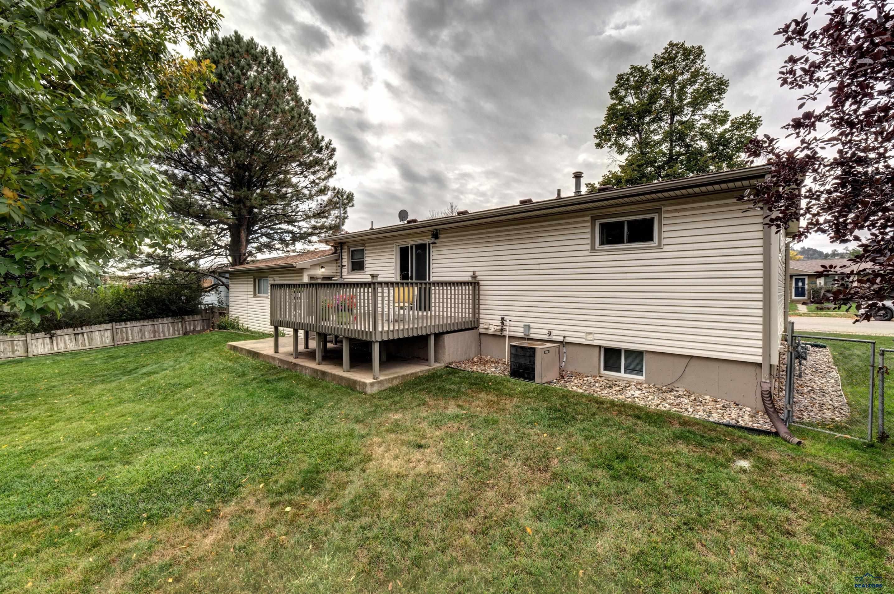 1414 MINUTEMAN DR